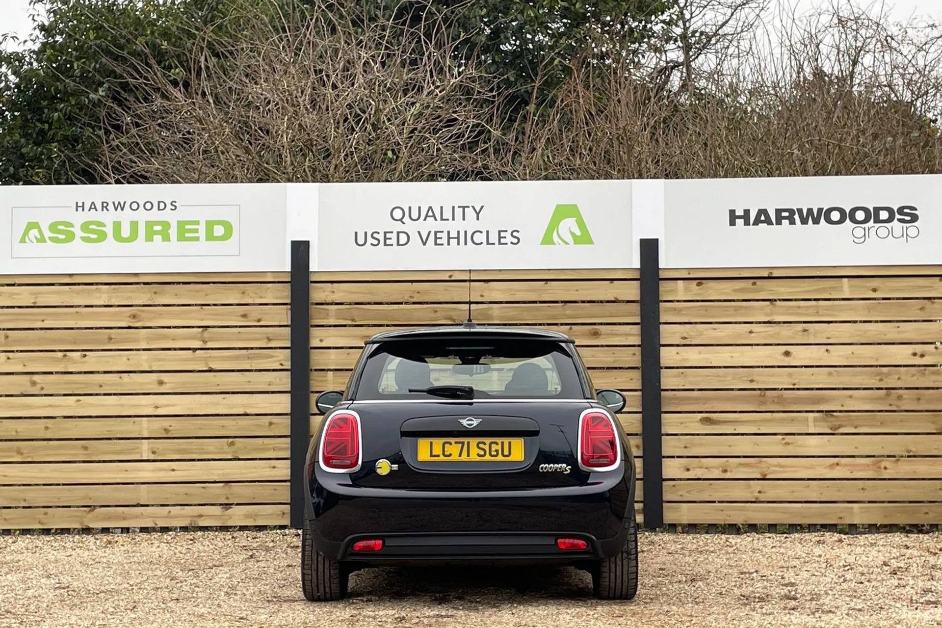 MINI HATCHBACK thumbnail image number 8