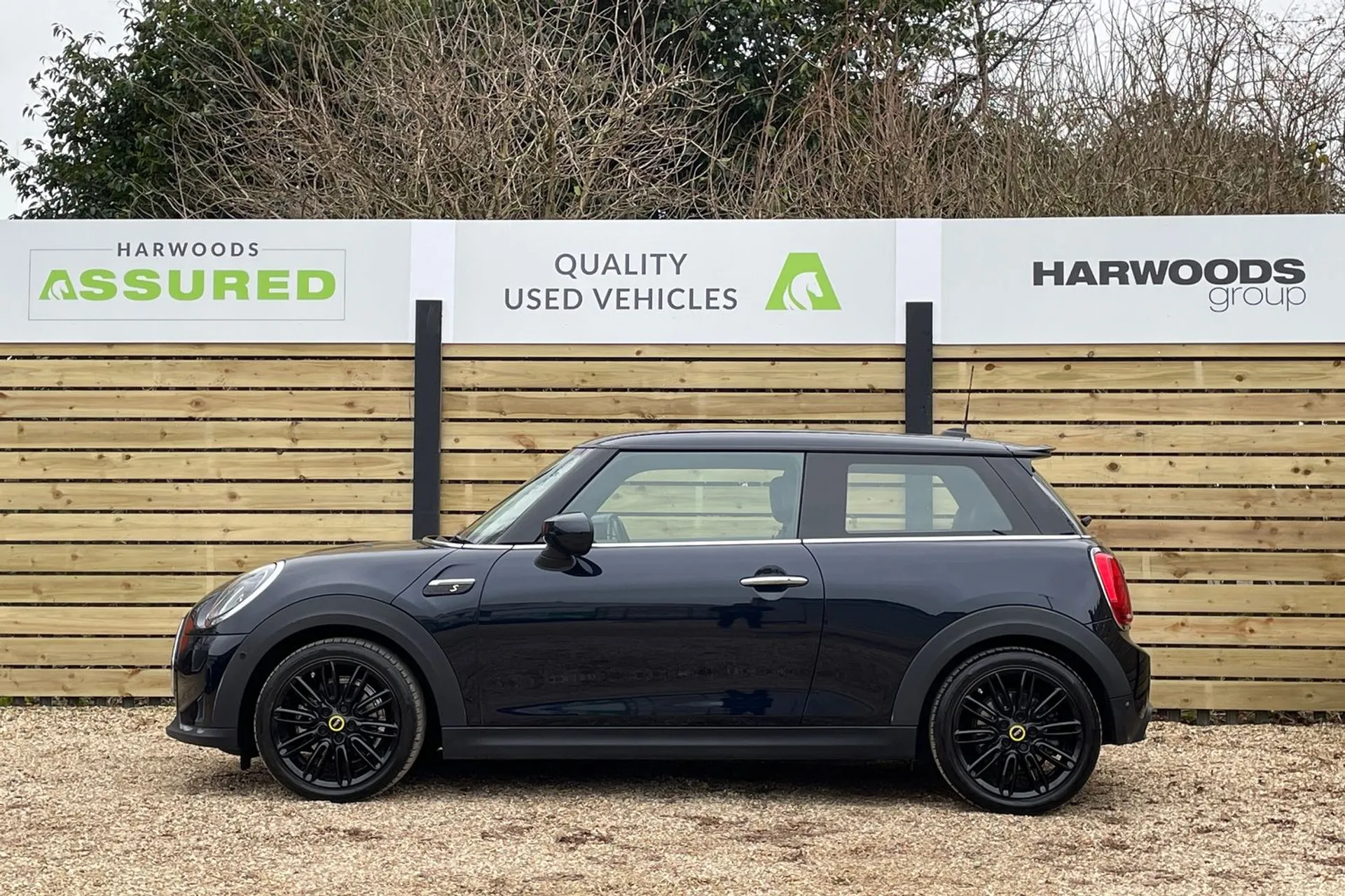 MINI HATCHBACK thumbnail image number 10