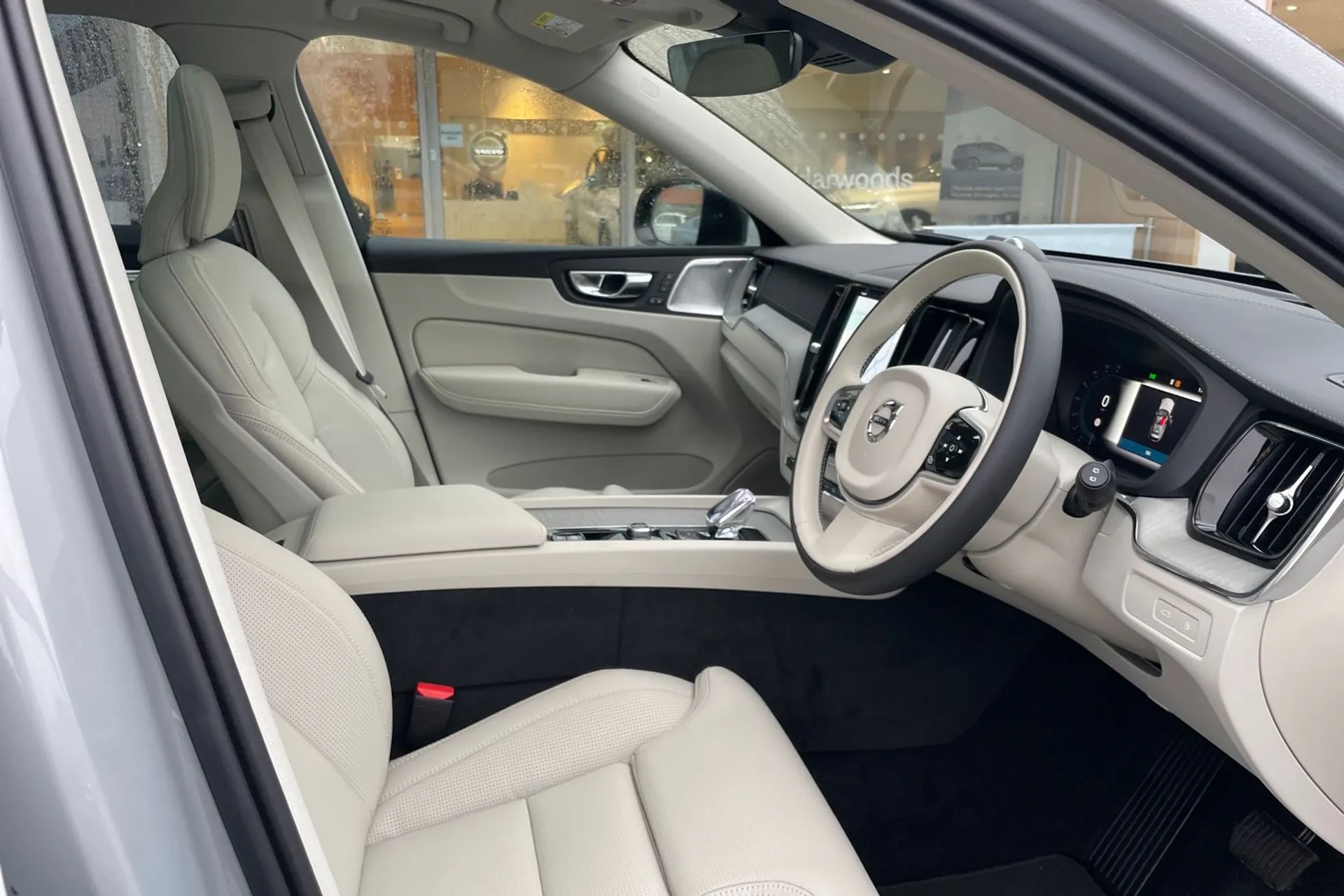 Volvo XC60 thumbnail image number 28