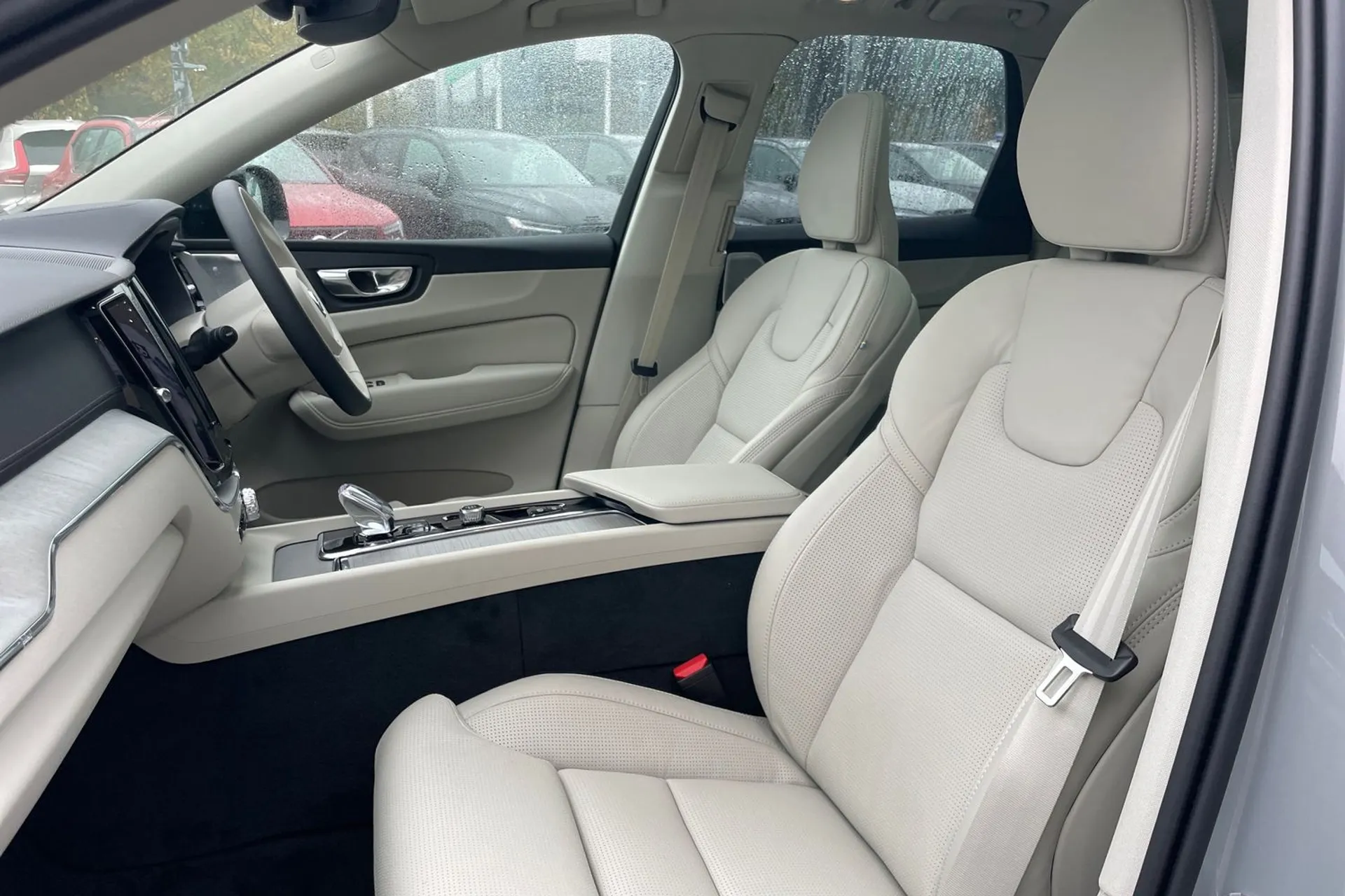 Volvo XC60 thumbnail image number 30