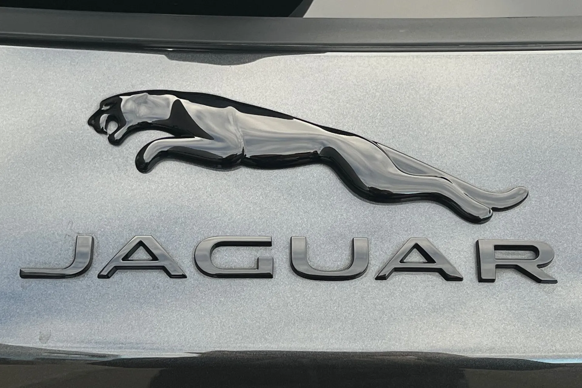 Jaguar F-PACE thumbnail image number 58