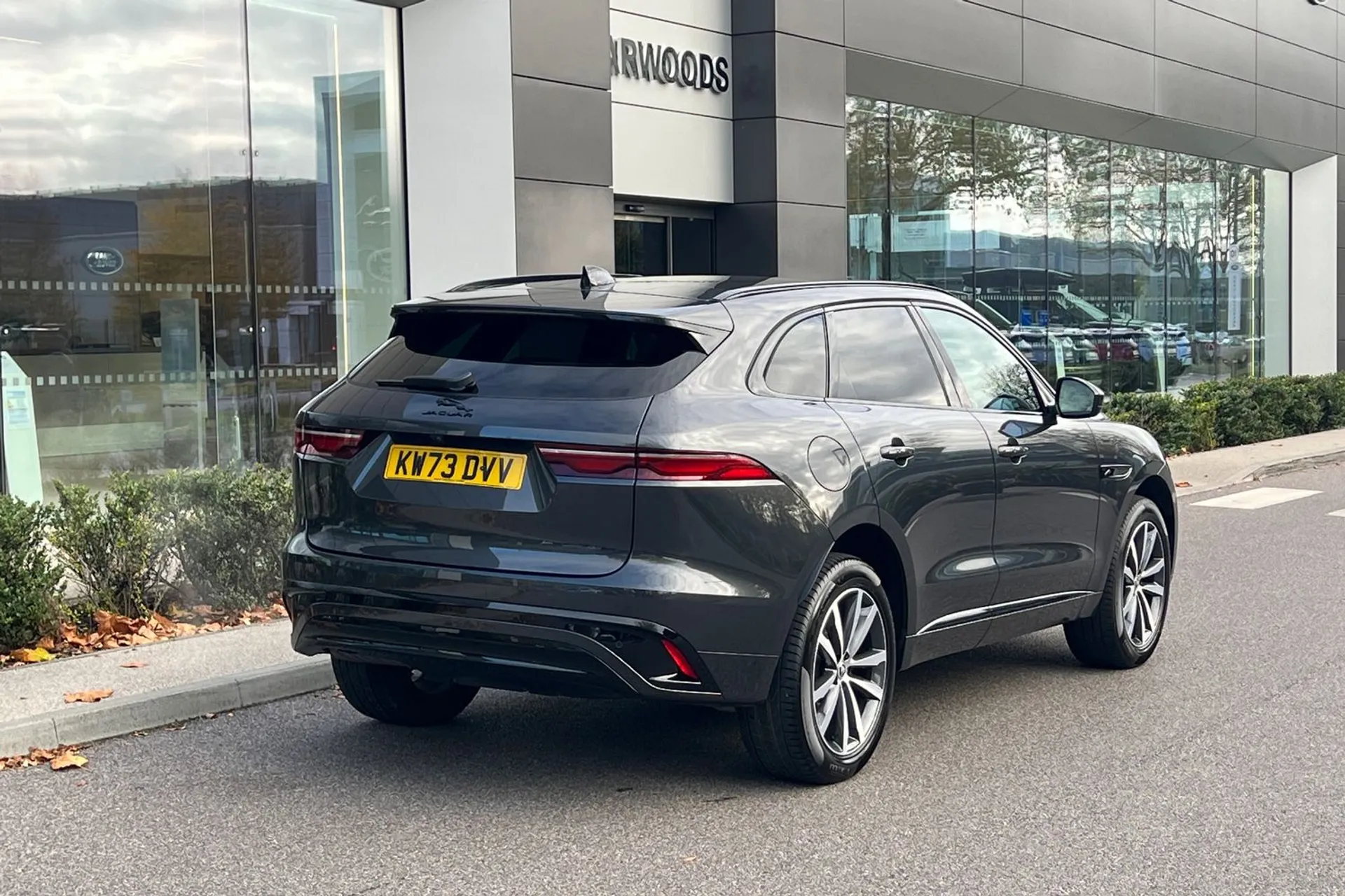 Jaguar F-PACE thumbnail image number 10