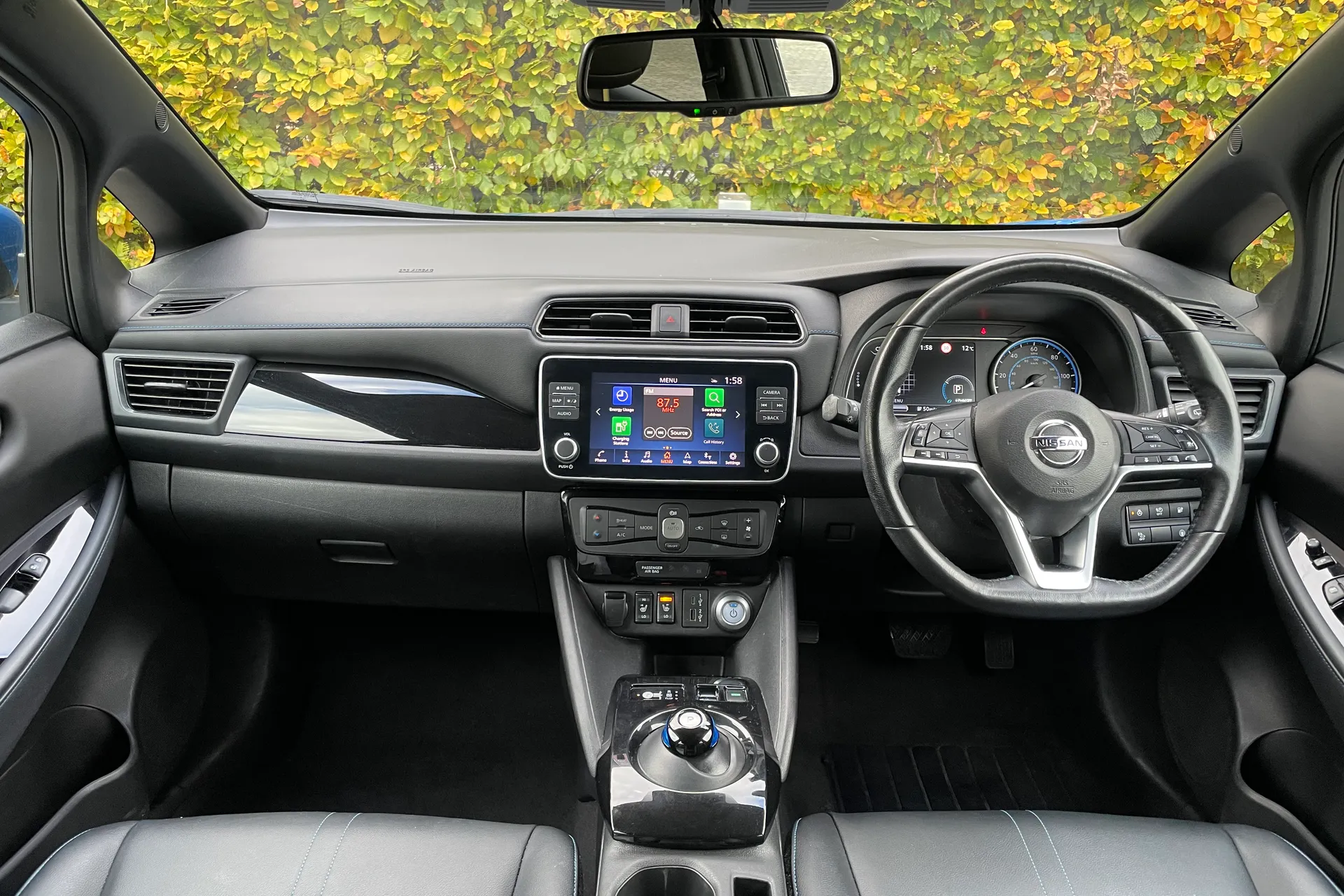 NISSAN LEAF thumbnail image number 10