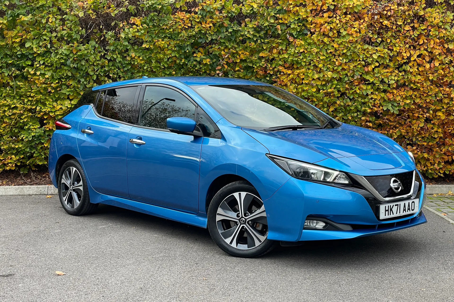 NISSAN LEAF thumbnail image number 19