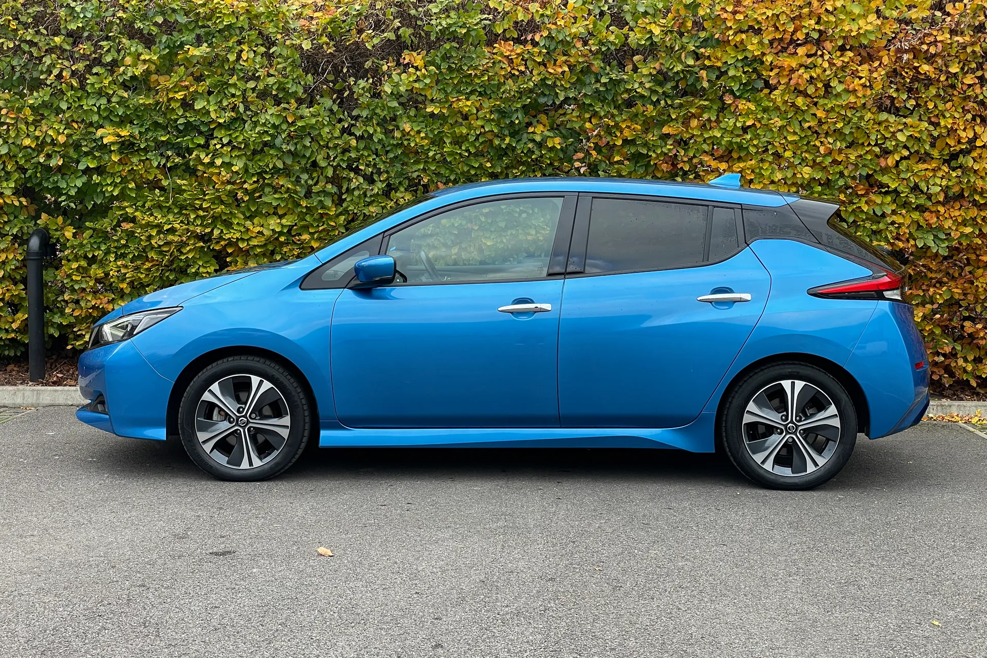 NISSAN LEAF thumbnail image number 37