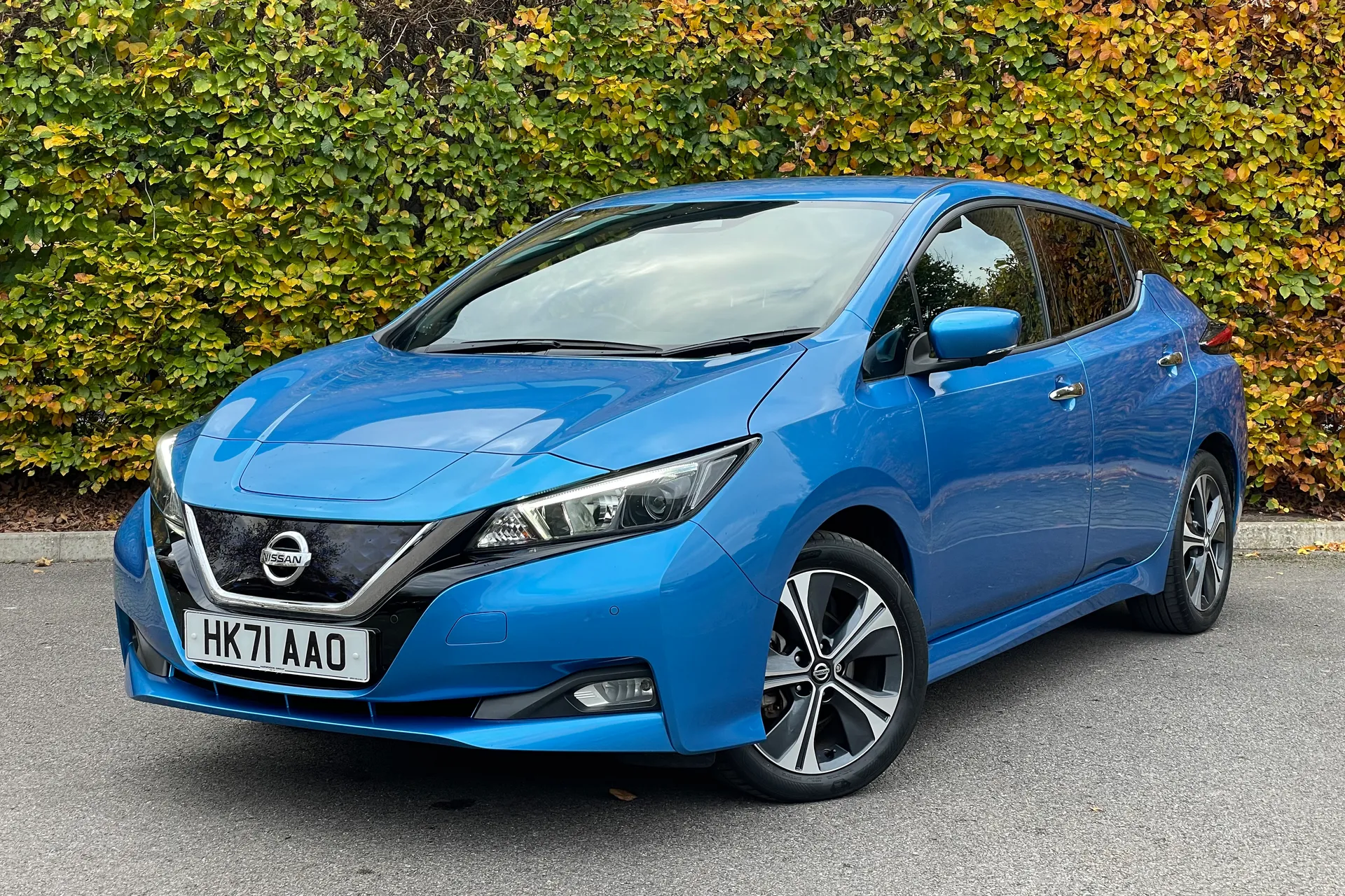 NISSAN LEAF thumbnail image number 36