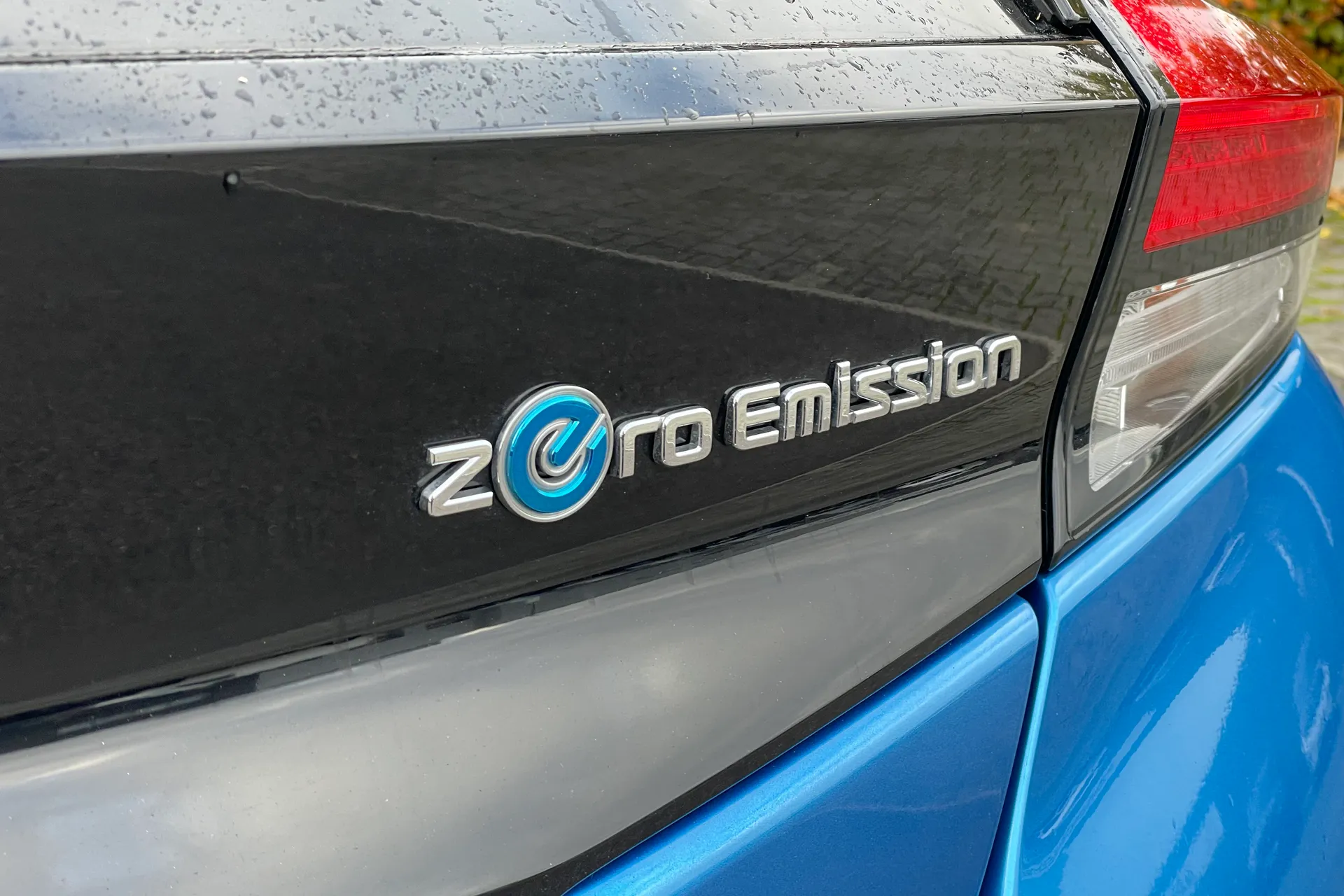 NISSAN LEAF thumbnail image number 22