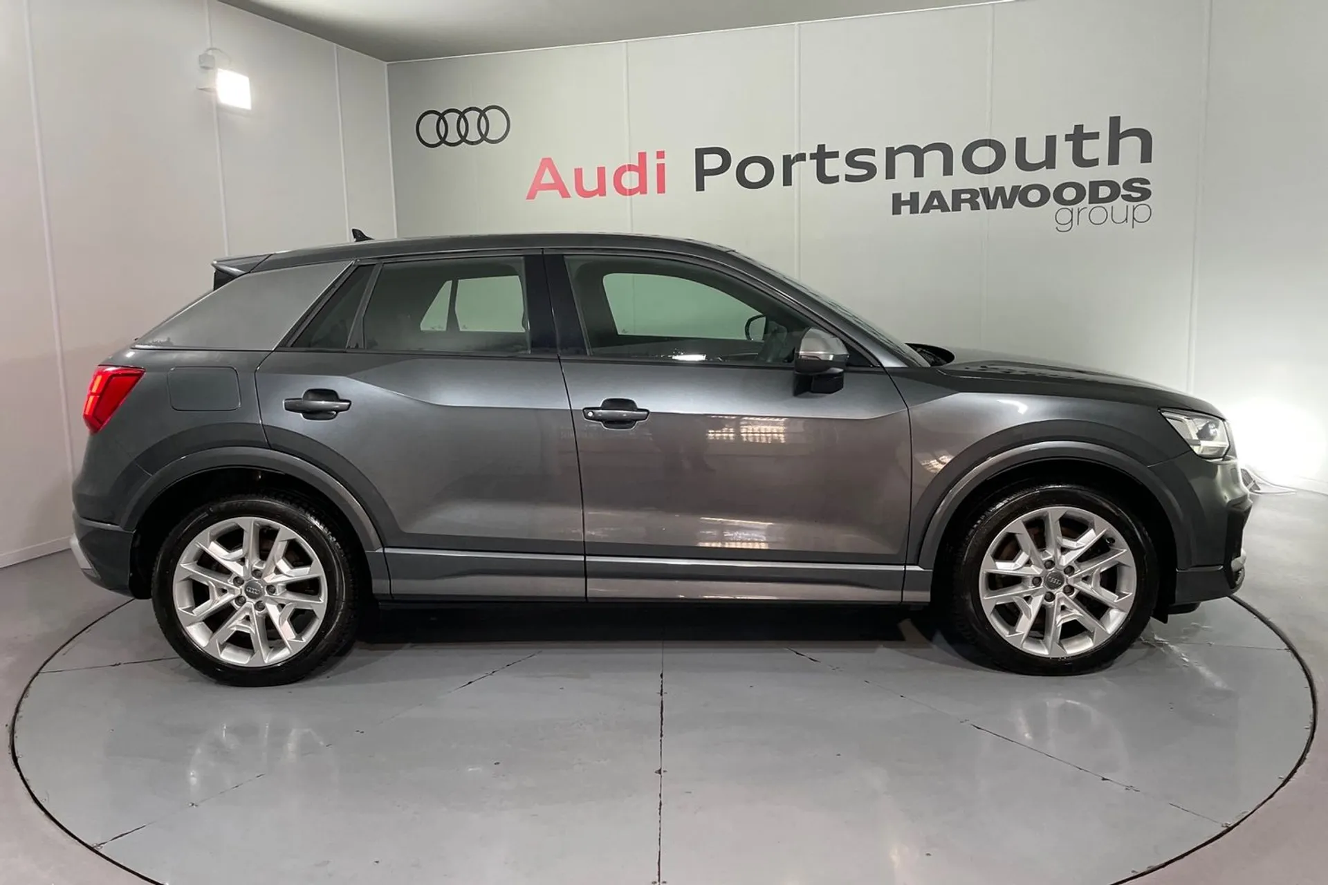 Audi Q2 thumbnail image number 2