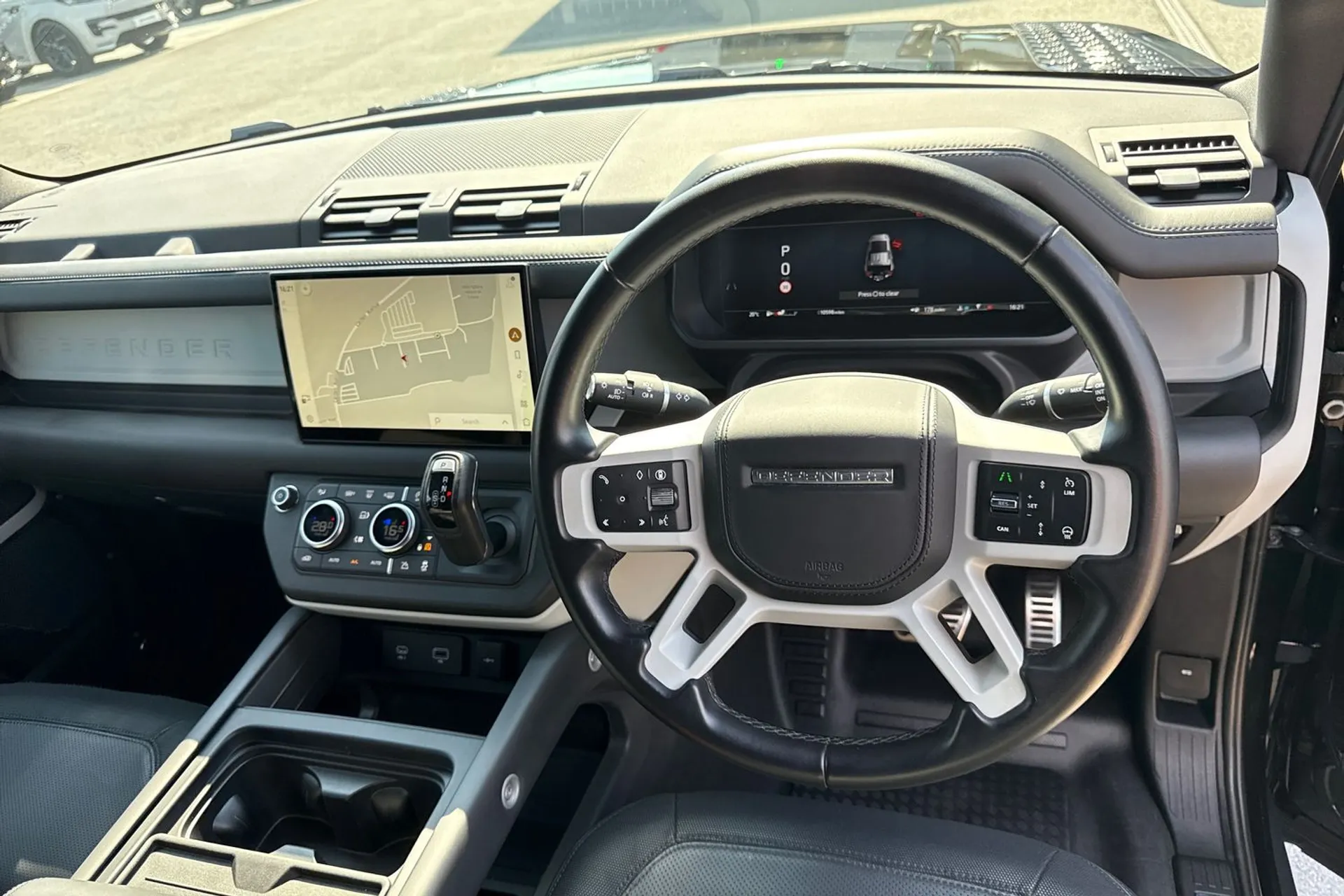 LAND ROVER DEFENDER thumbnail image number 30