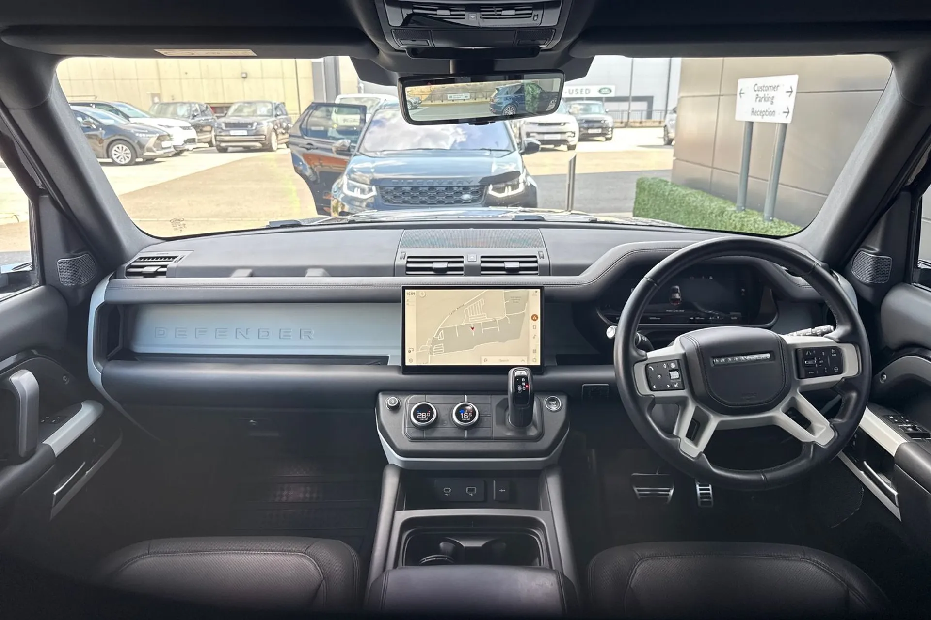 LAND ROVER DEFENDER thumbnail image number 3