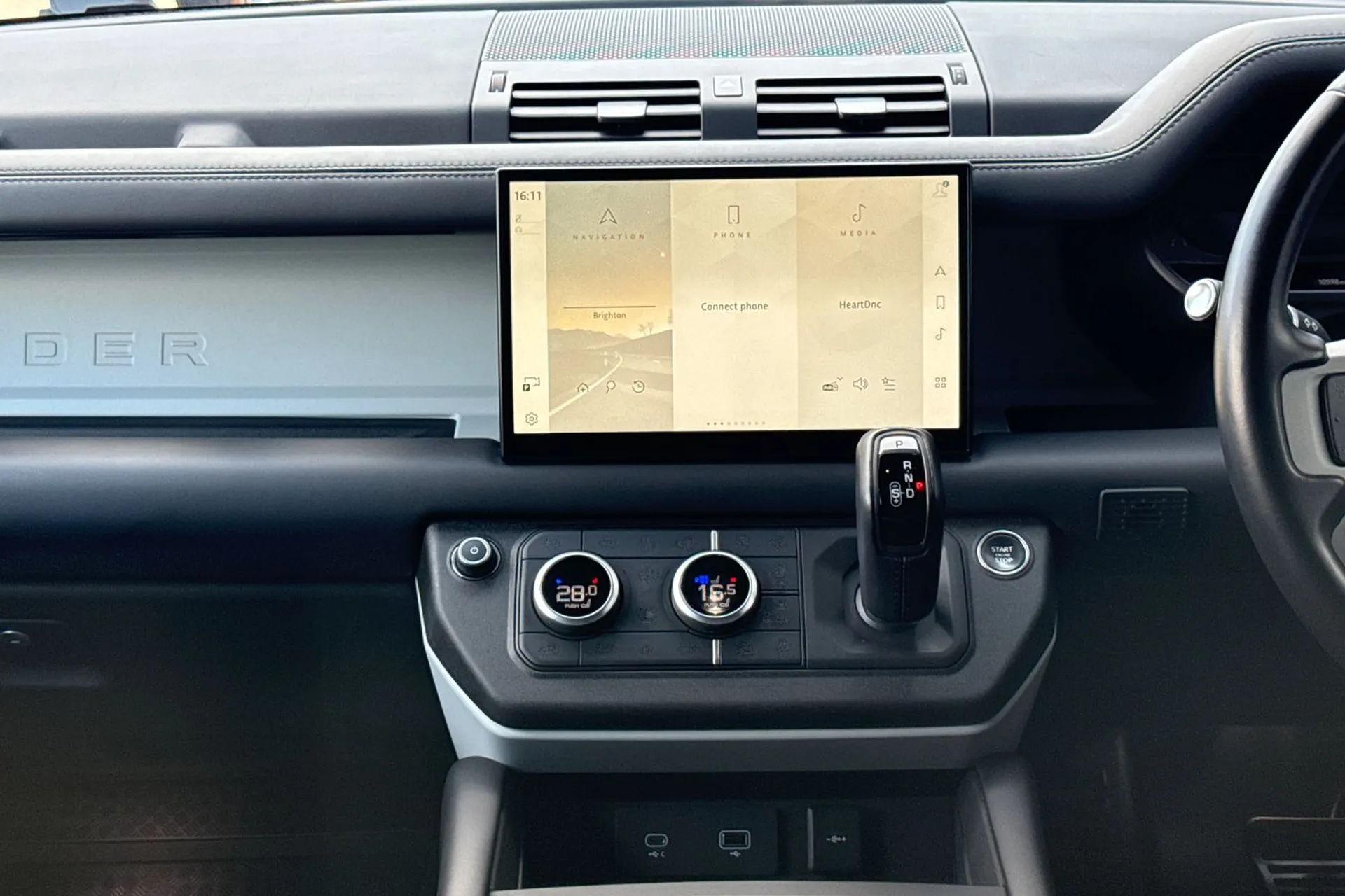 LAND ROVER DEFENDER thumbnail image number 32