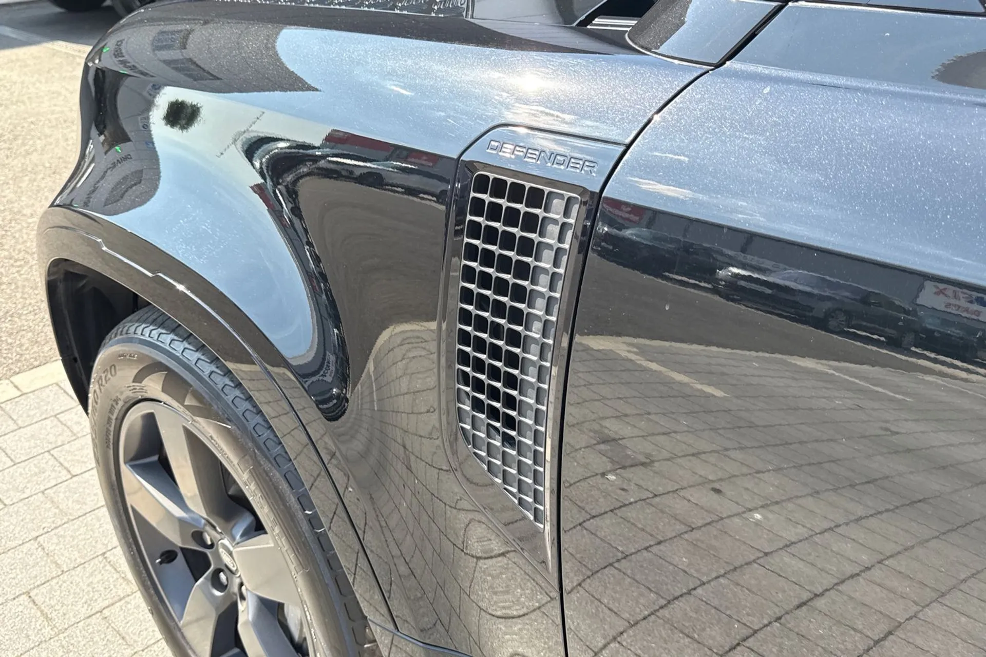 LAND ROVER DEFENDER thumbnail image number 17