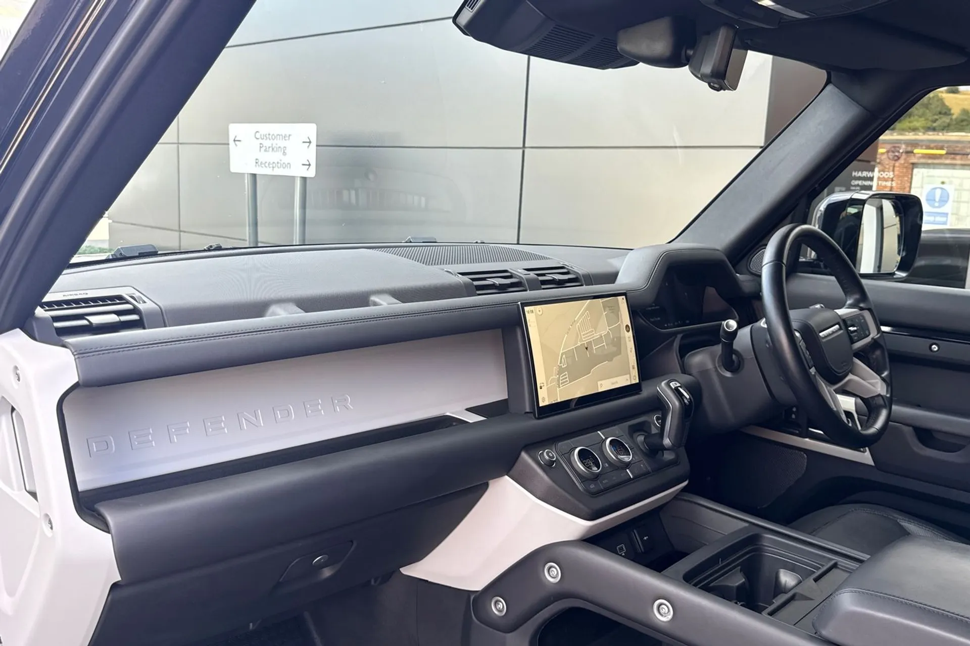 LAND ROVER DEFENDER thumbnail image number 48