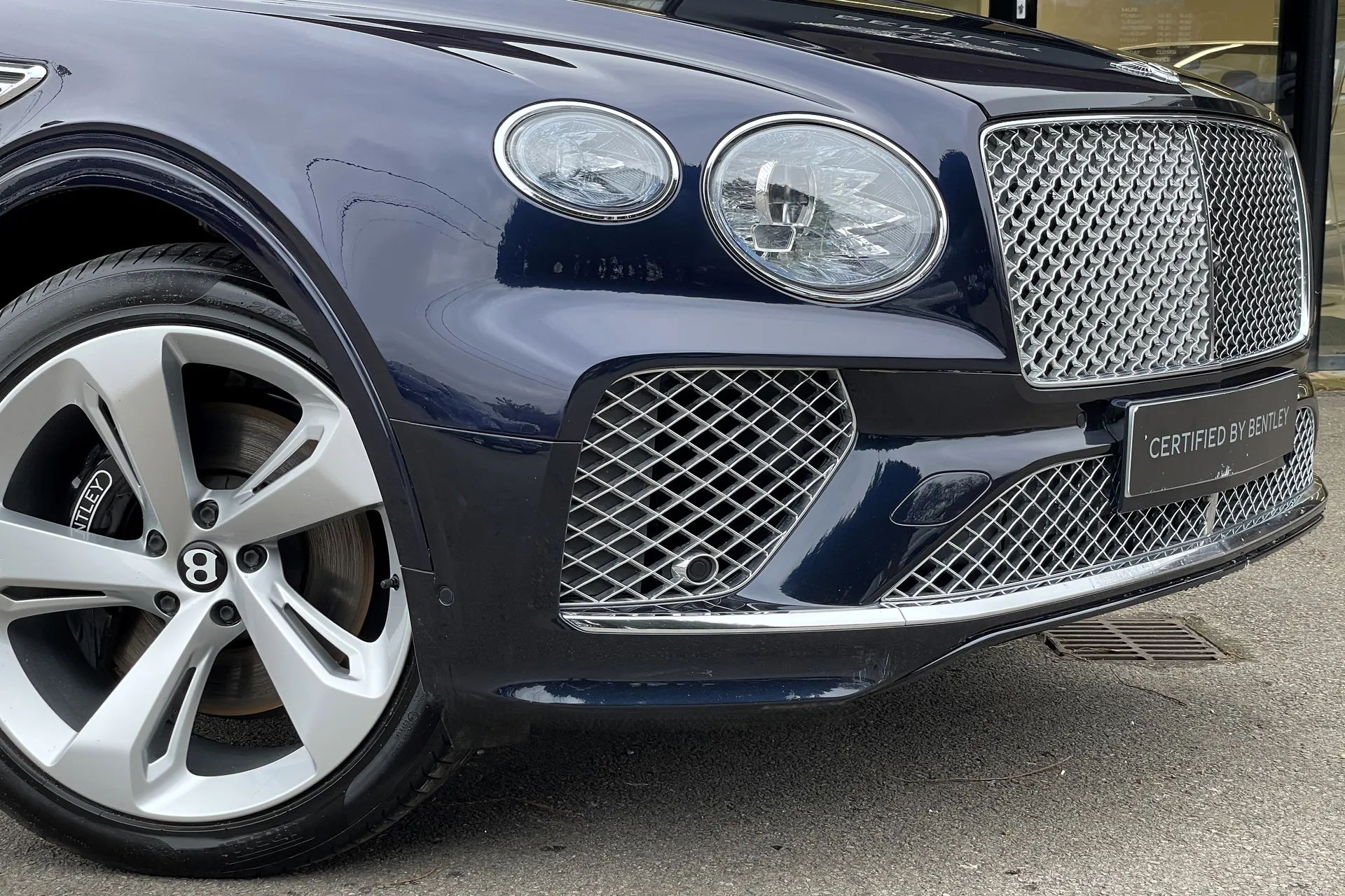 Bentley BENTAYGA thumbnail image number 56