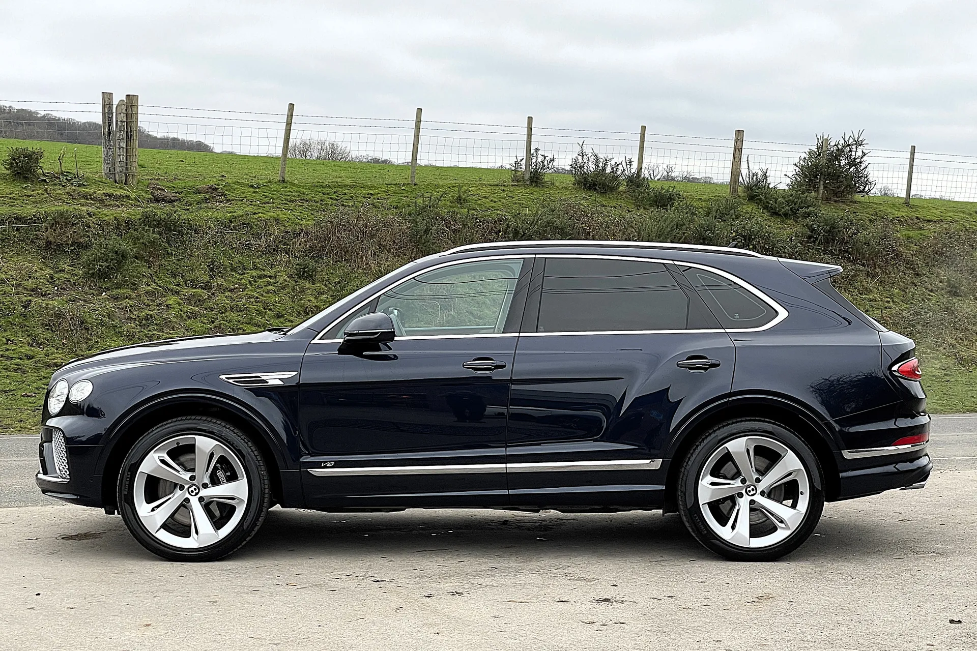 Bentley BENTAYGA thumbnail image number 58