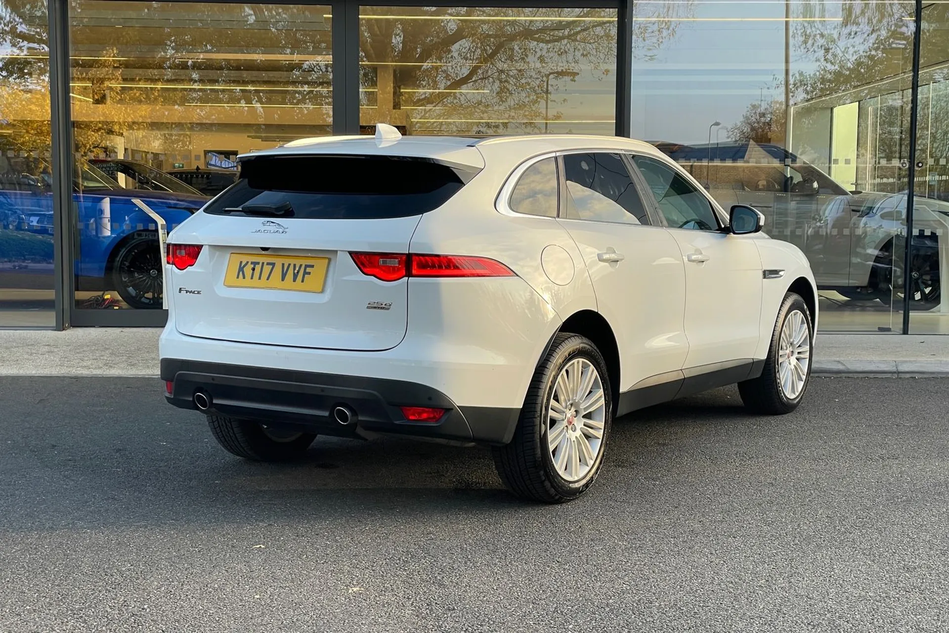 Jaguar F-PACE thumbnail image number 7