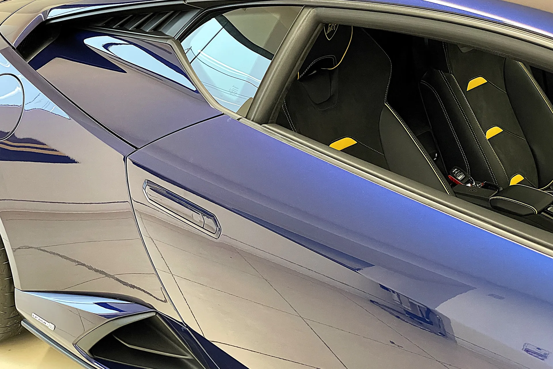 LAMBORGHINI HURACAN thumbnail image number 21