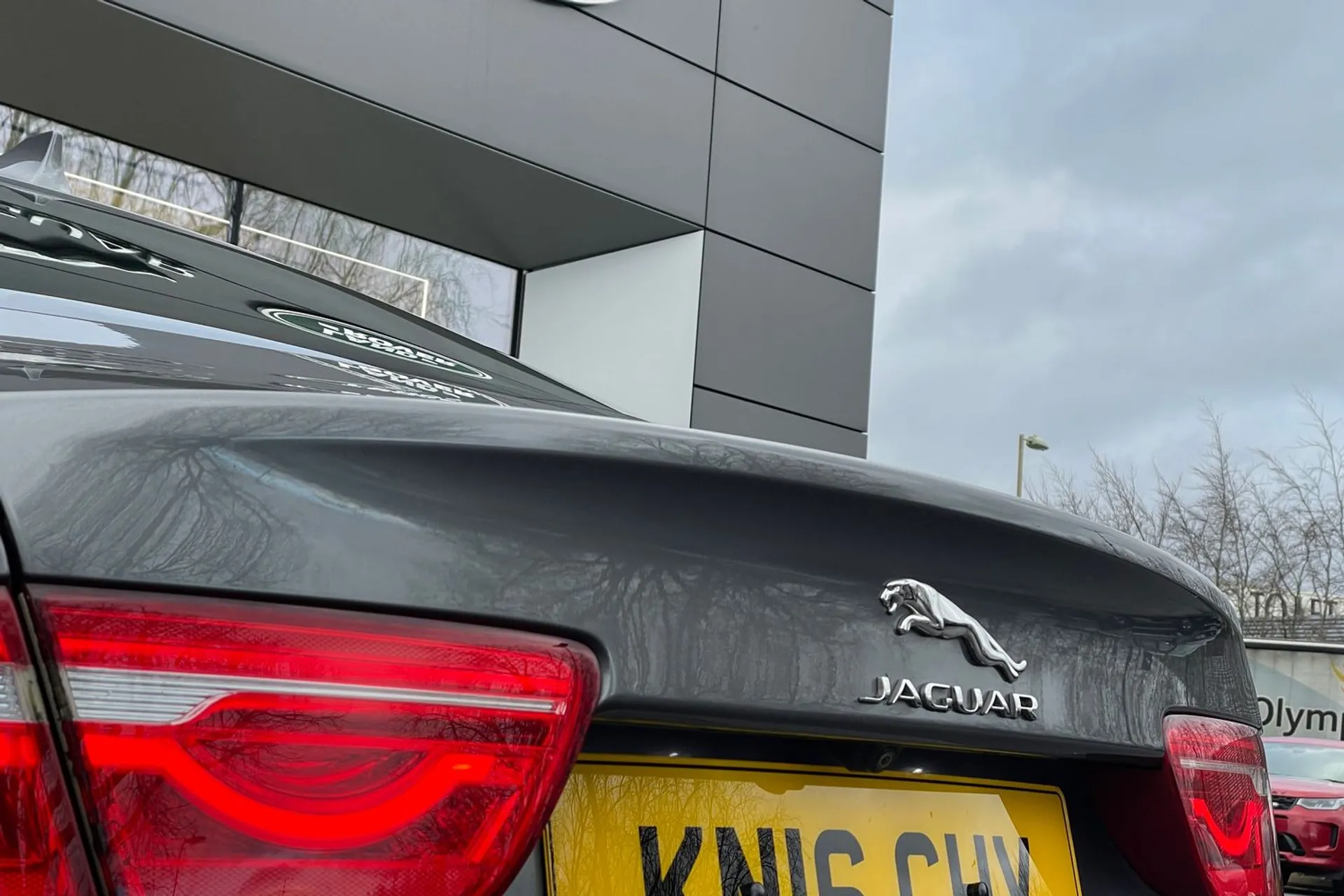 Jaguar XE thumbnail image number 34