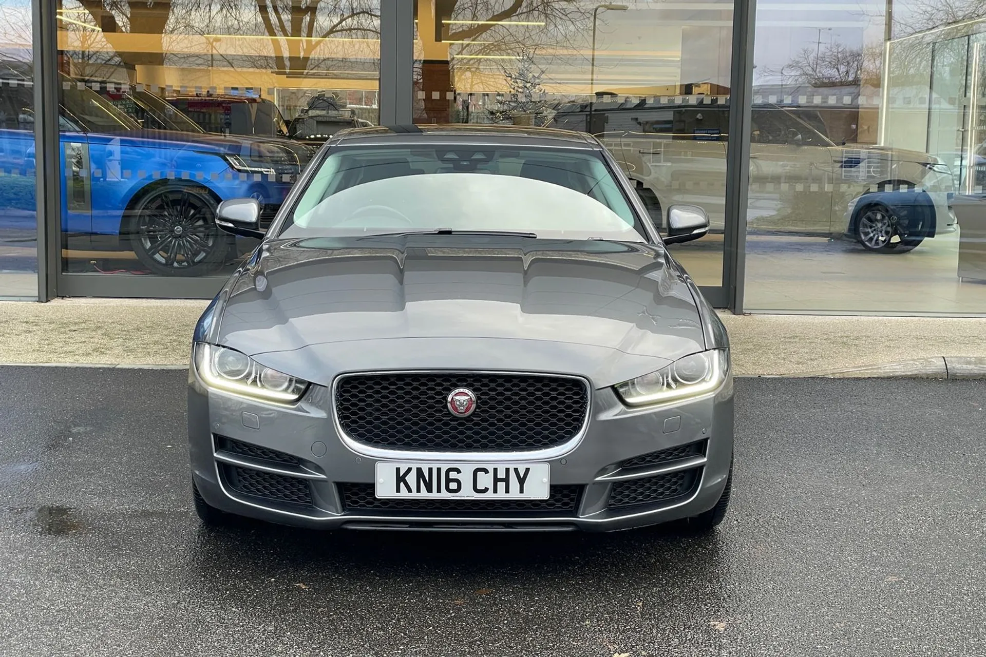 Jaguar XE thumbnail image number 6