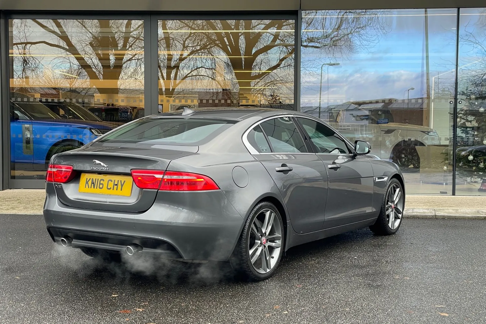 Jaguar XE thumbnail image number 7