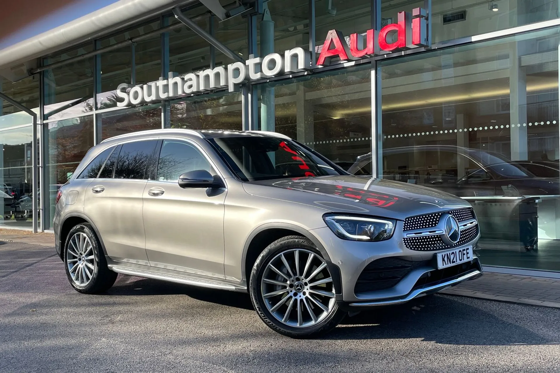 MERCEDES-BENZ GLC focused image