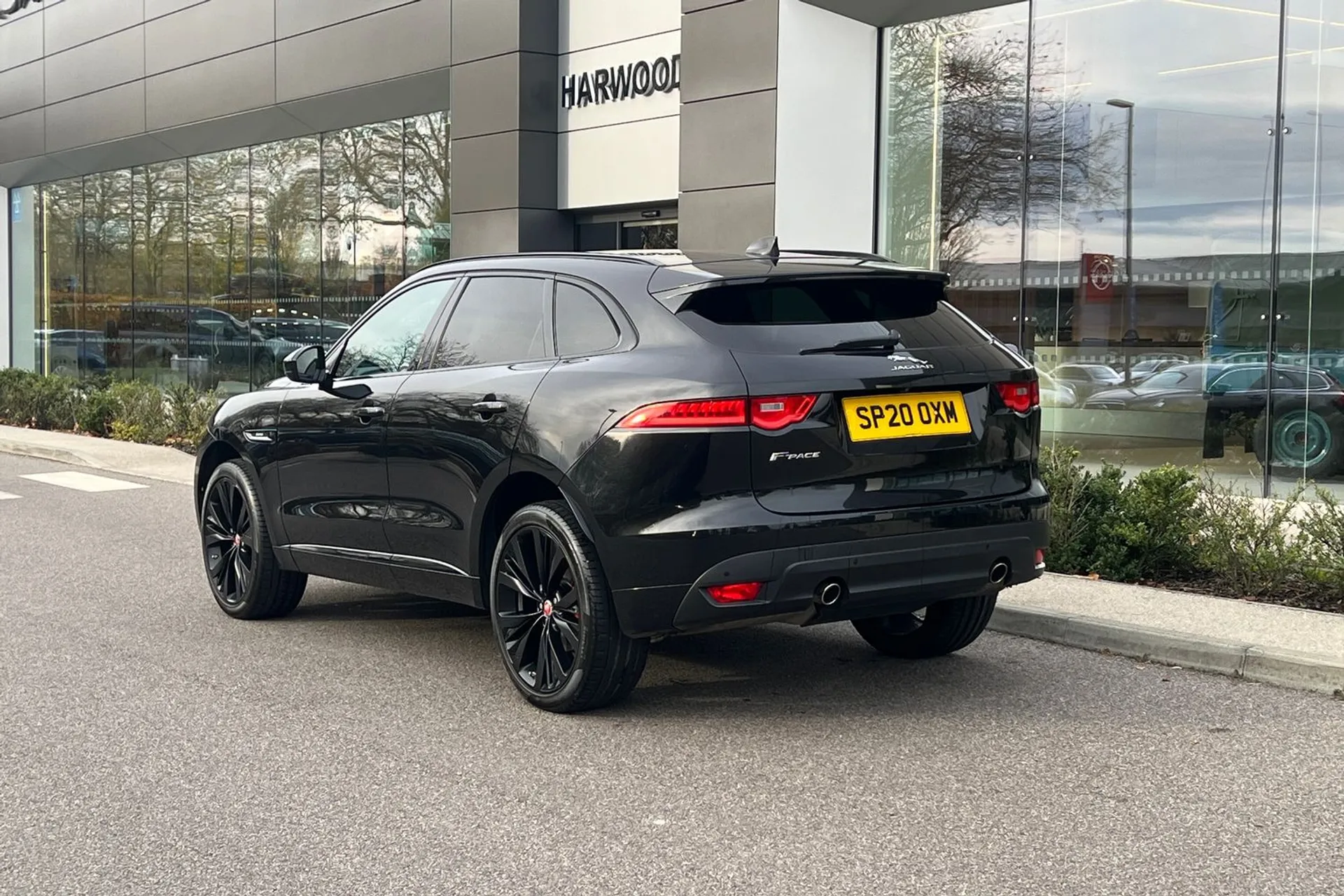 Jaguar F-PACE thumbnail image number 13