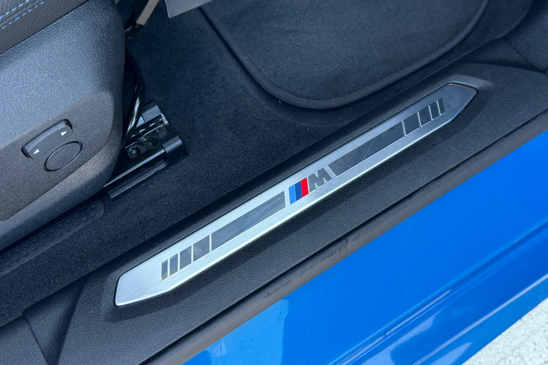 BMW 2 SERIES thumbnail image number 22