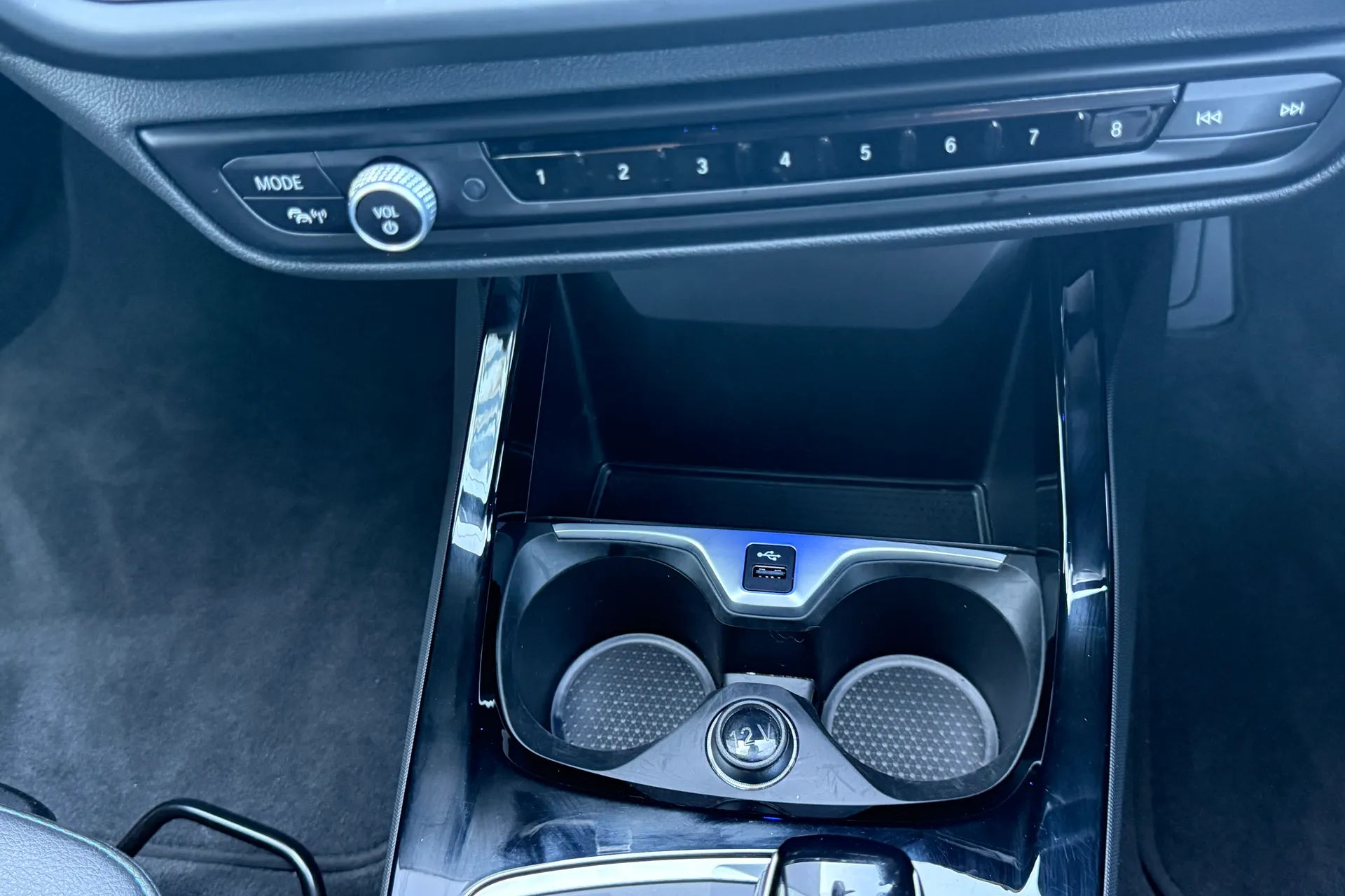 BMW 2 SERIES thumbnail image number 47