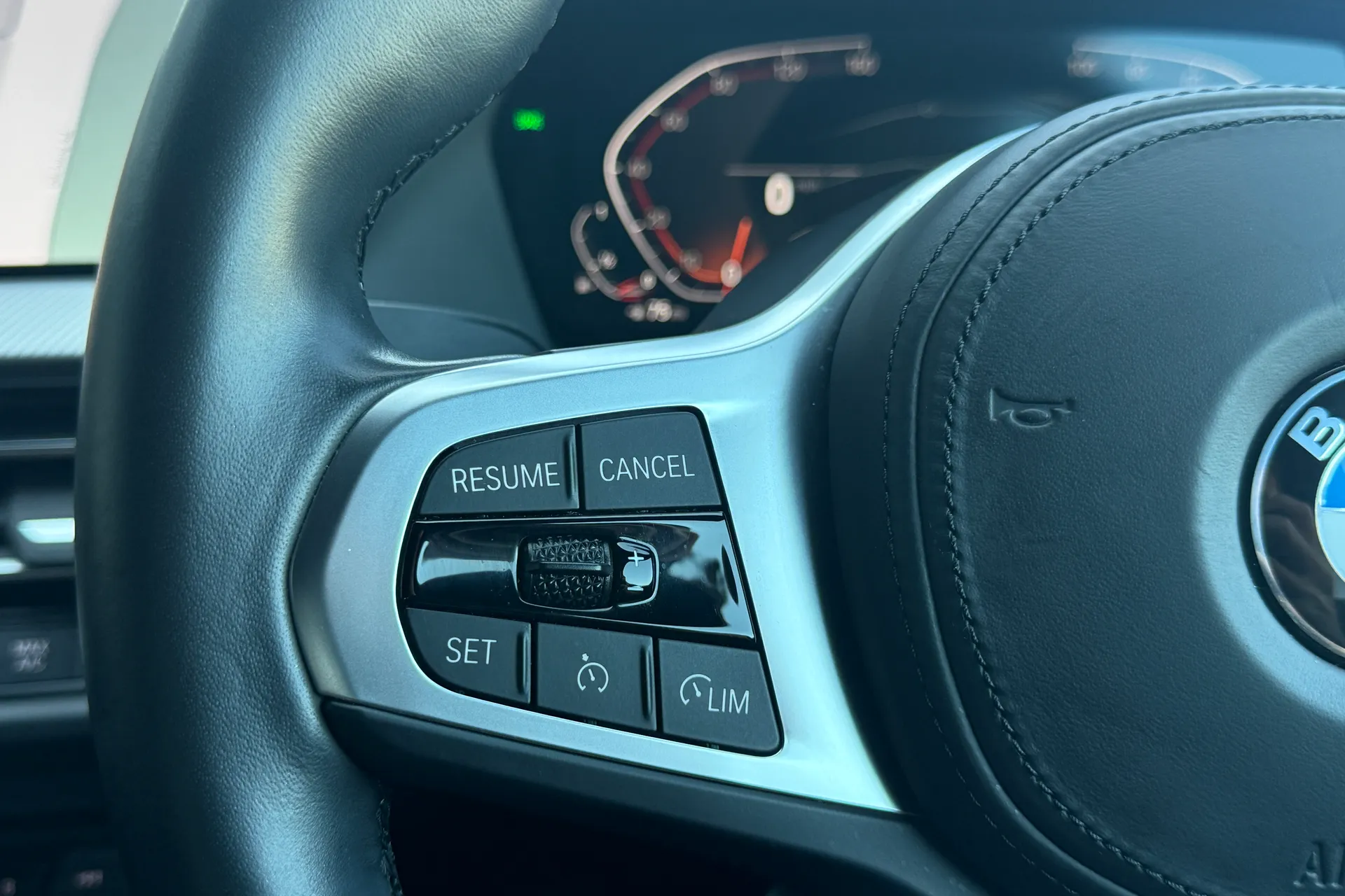 BMW 2 SERIES thumbnail image number 39