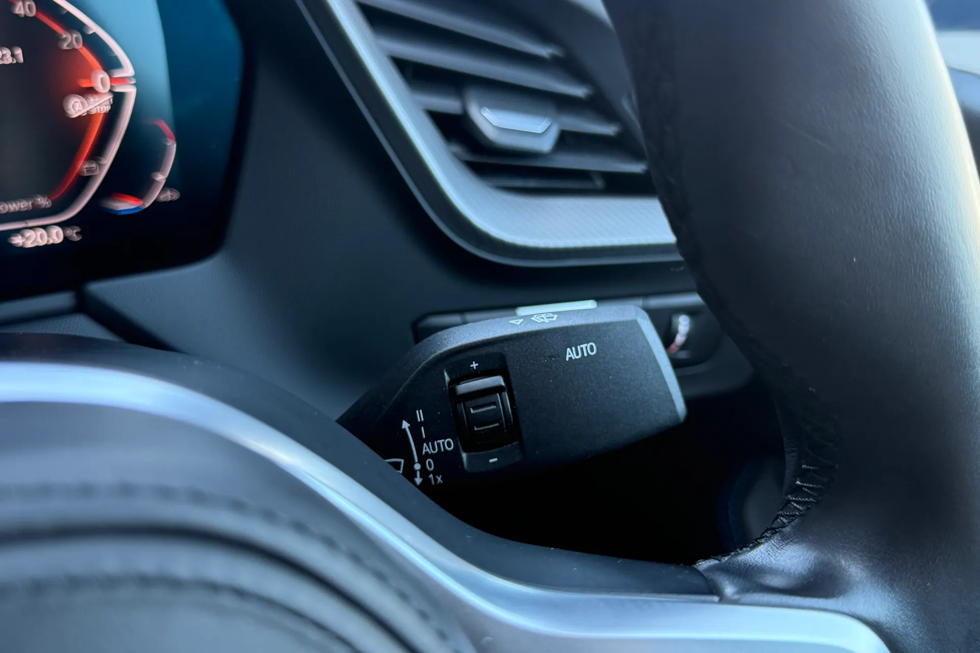 BMW 2 SERIES thumbnail image number 42