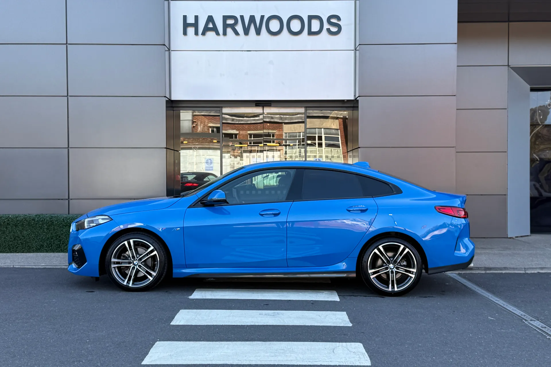 BMW 2 SERIES thumbnail image number 2