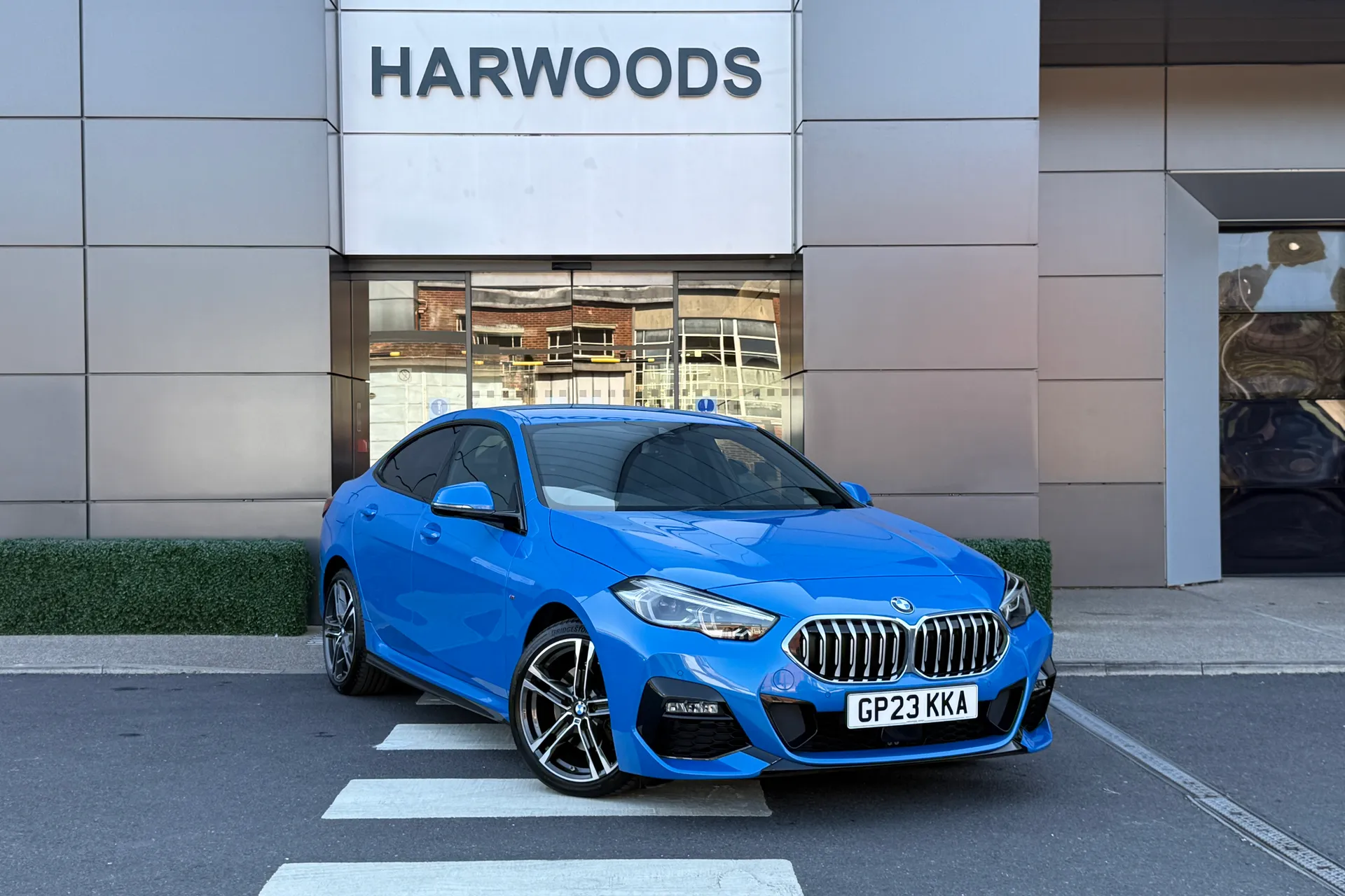 BMW 2 SERIES focused image