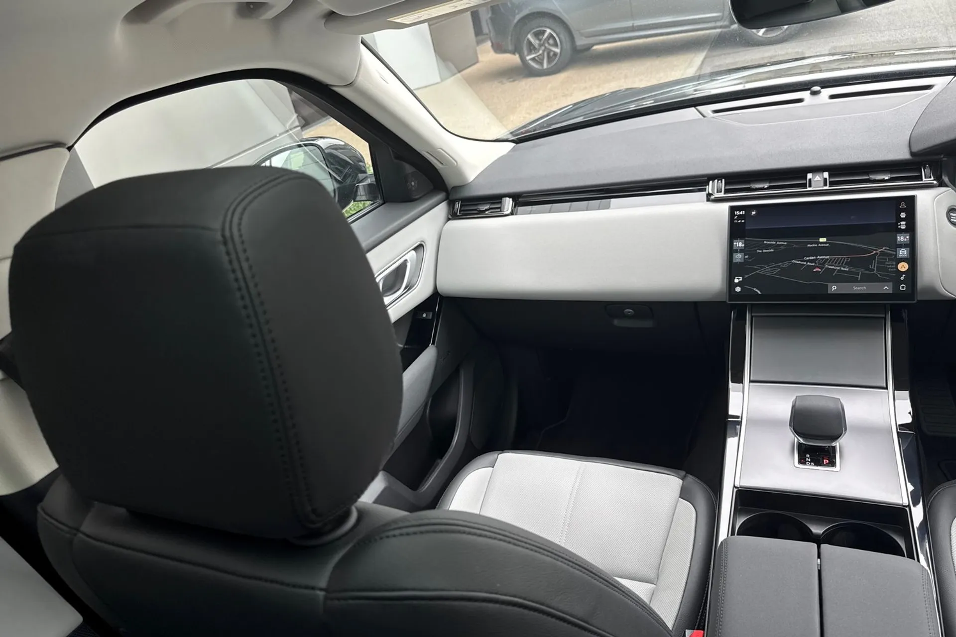 LAND ROVER RANGE ROVER VELAR thumbnail image number 44