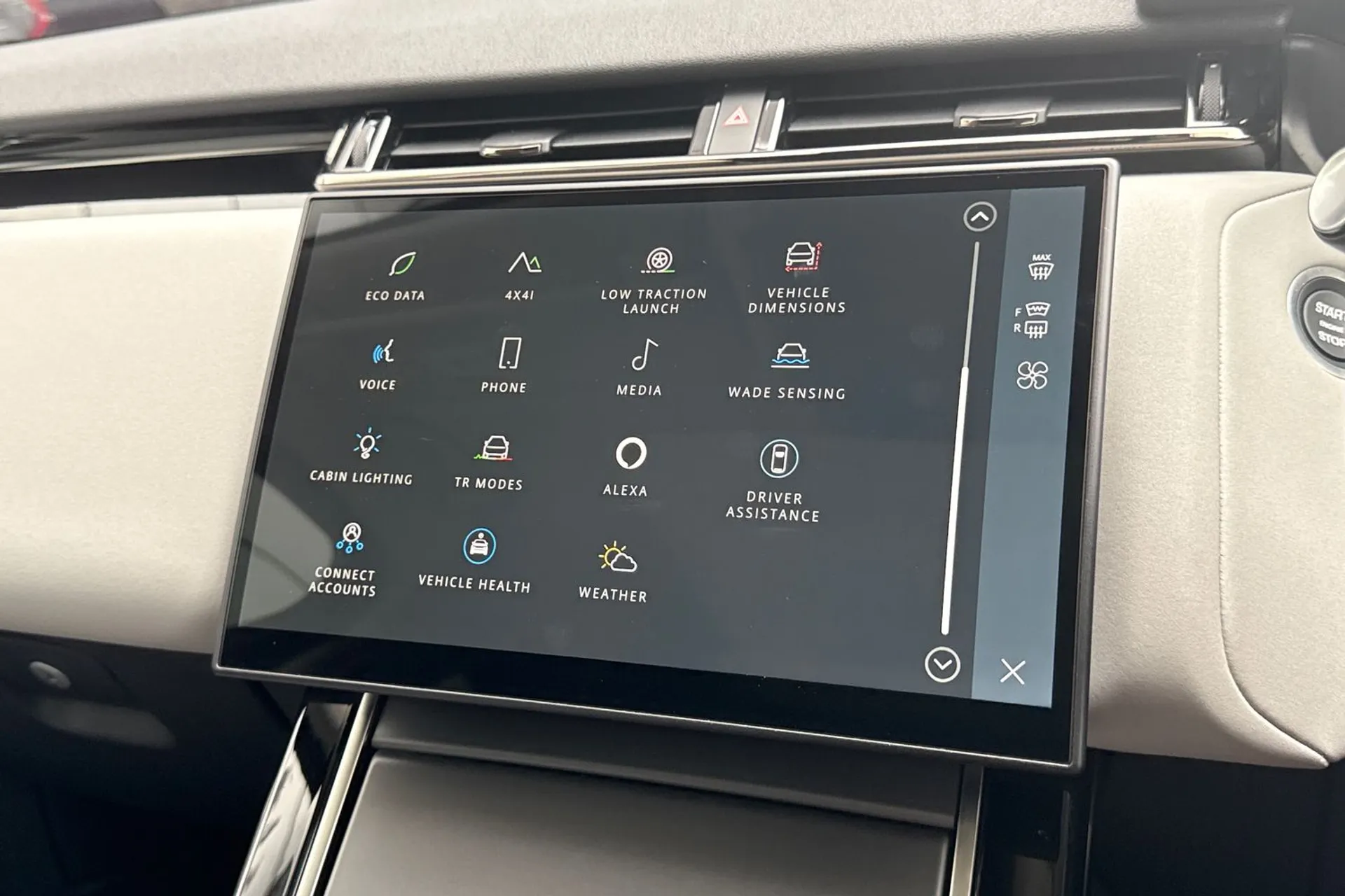 LAND ROVER RANGE ROVER VELAR thumbnail image number 65