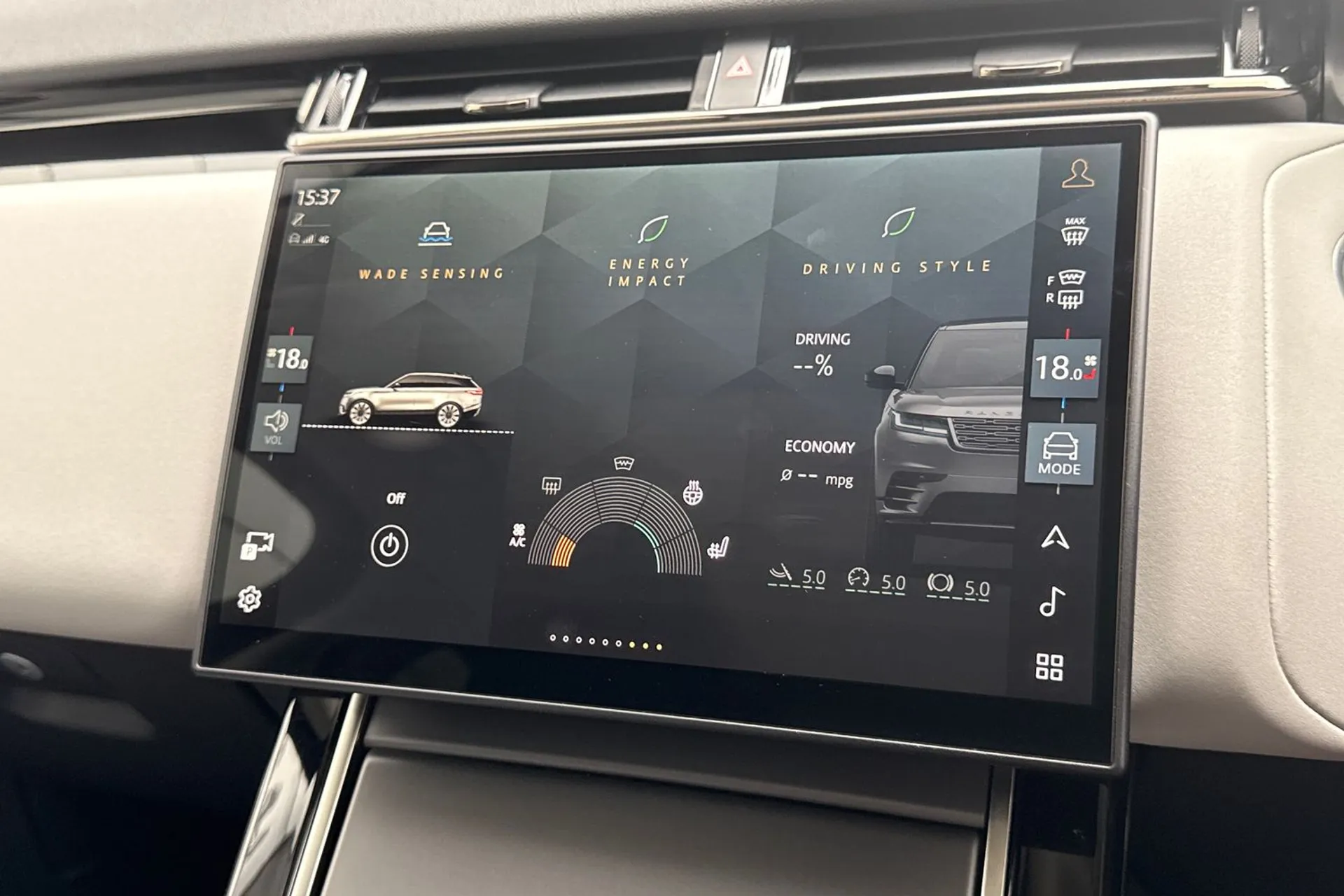 LAND ROVER RANGE ROVER VELAR thumbnail image number 63
