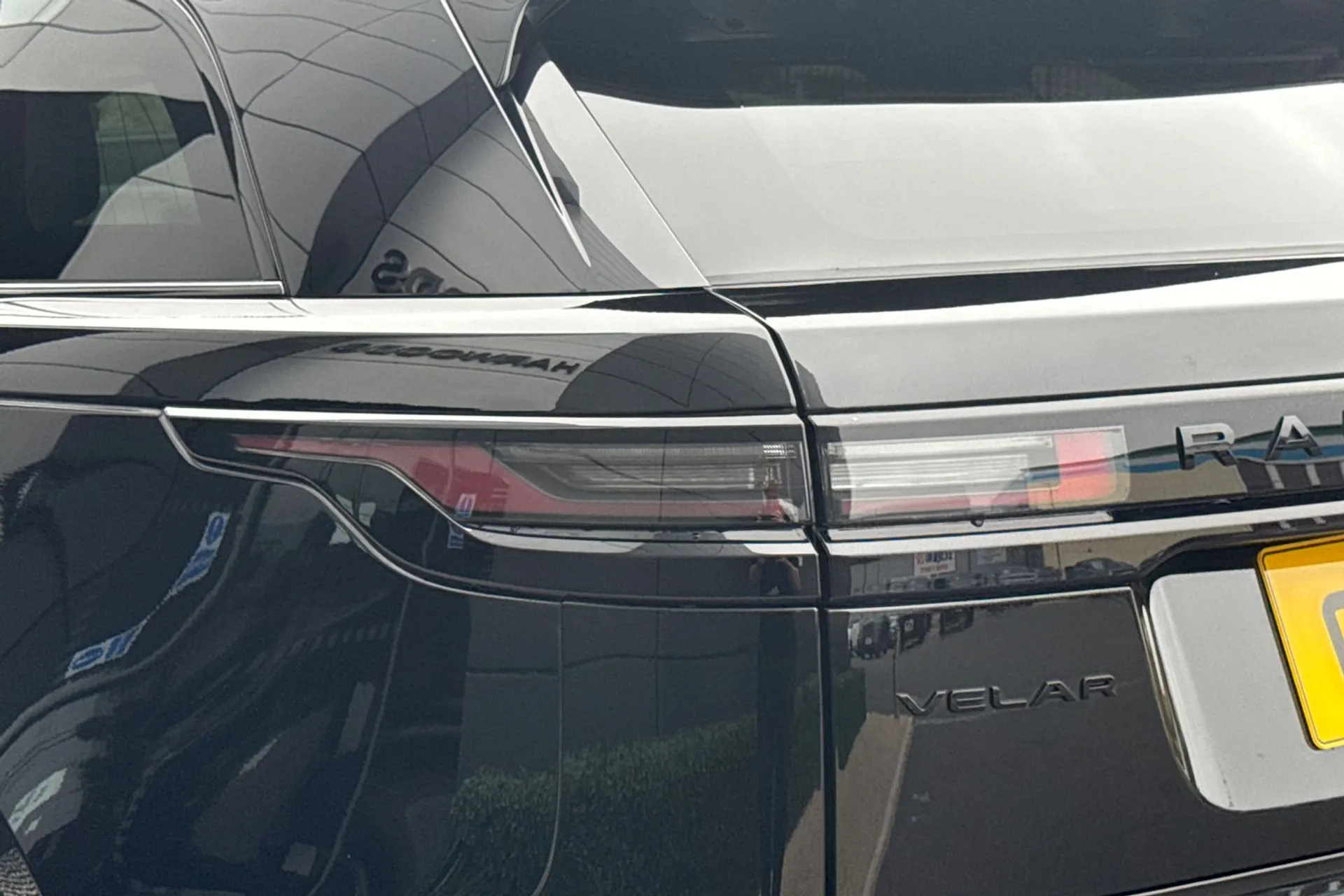 LAND ROVER RANGE ROVER VELAR thumbnail image number 33