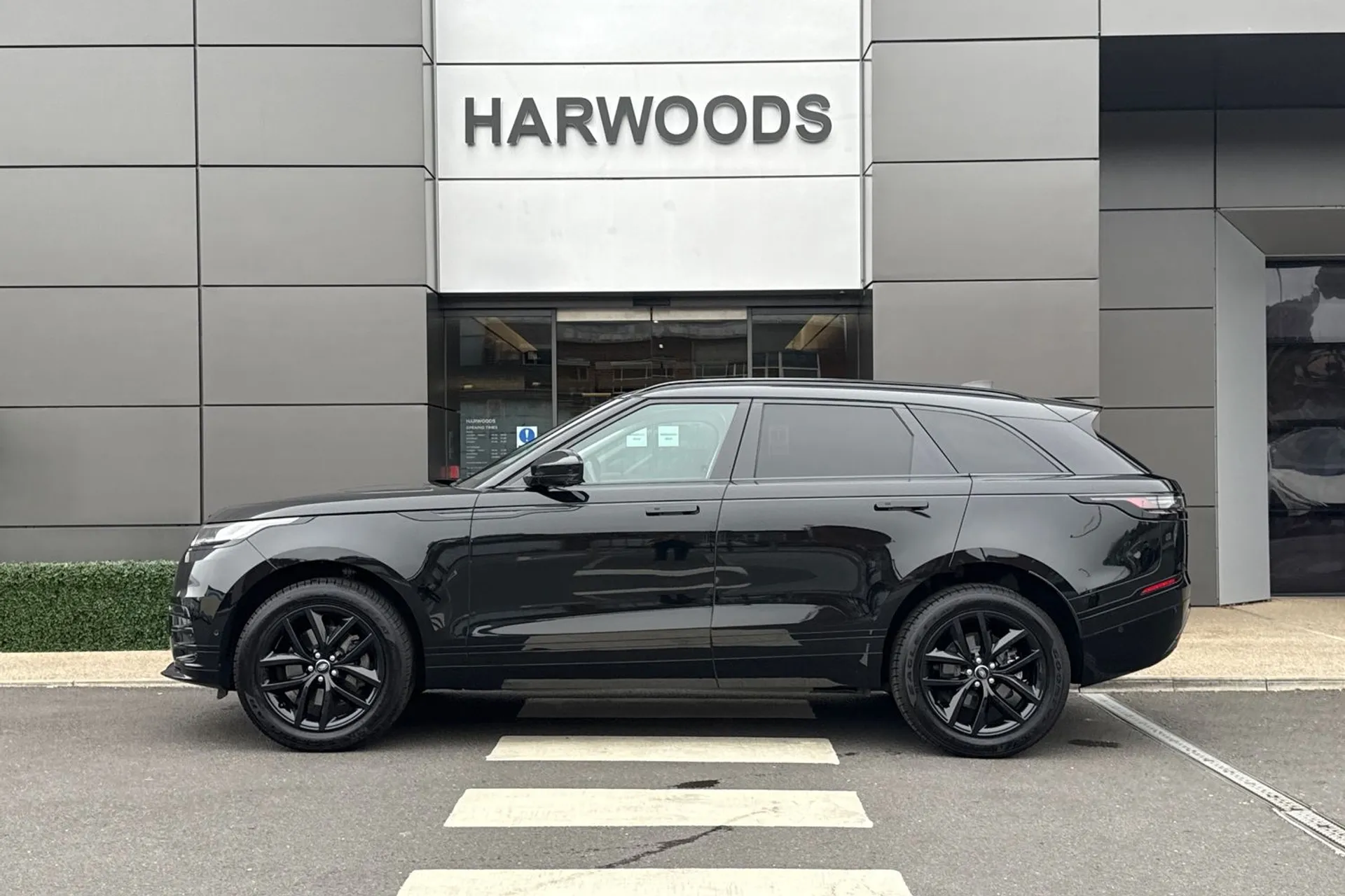 LAND ROVER RANGE ROVER VELAR thumbnail image number 12