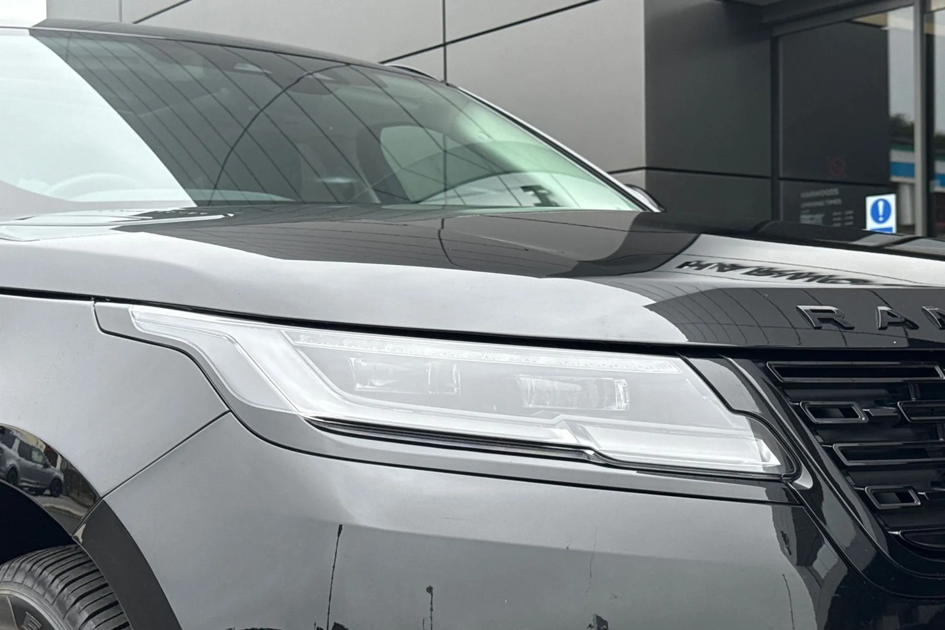 LAND ROVER RANGE ROVER VELAR thumbnail image number 26