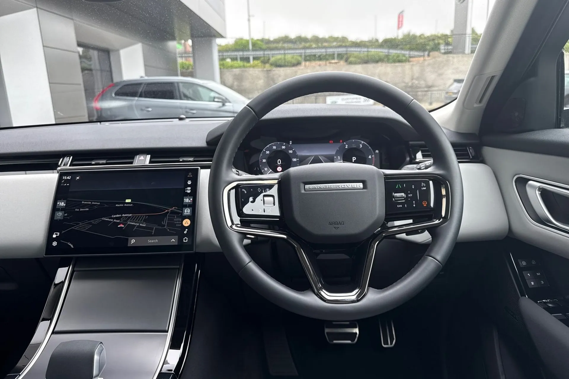 LAND ROVER RANGE ROVER VELAR thumbnail image number 47