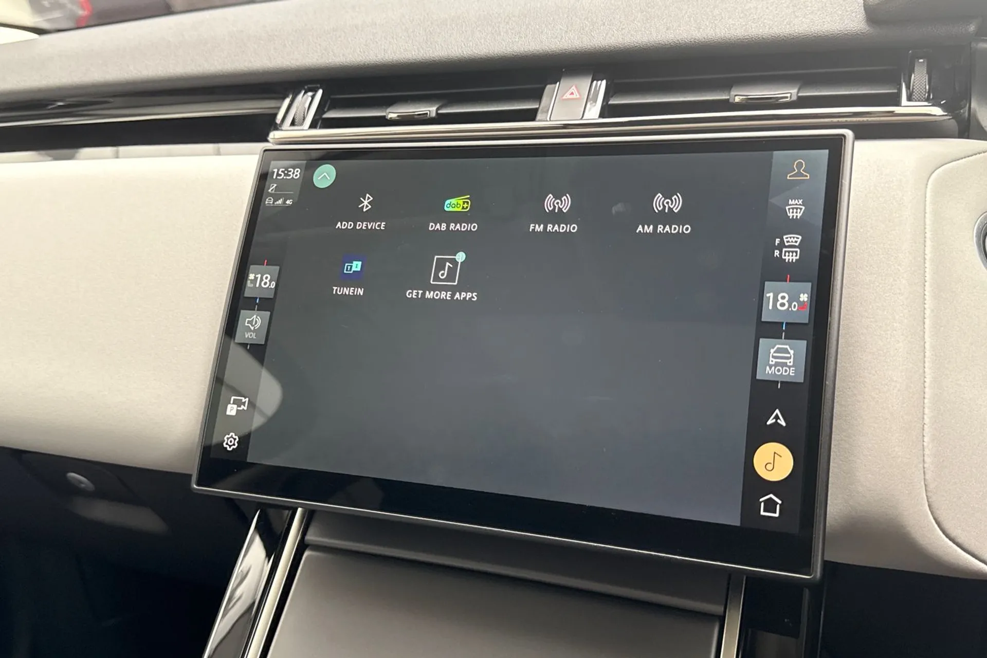 LAND ROVER RANGE ROVER VELAR thumbnail image number 23
