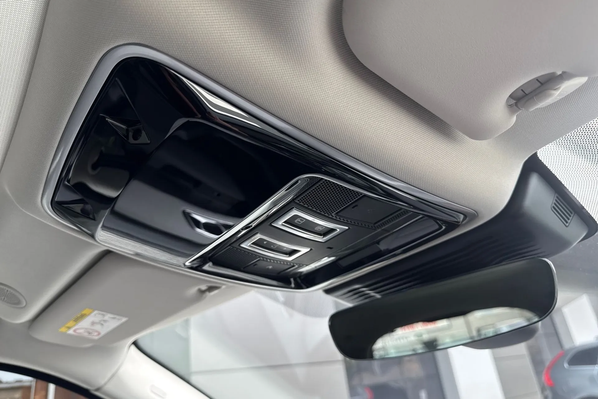 LAND ROVER RANGE ROVER VELAR thumbnail image number 58