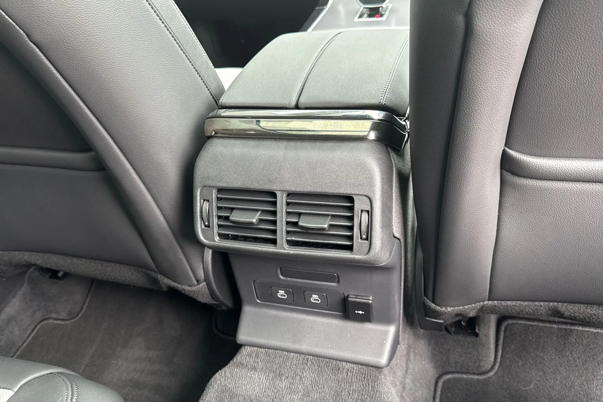 LAND ROVER RANGE ROVER VELAR thumbnail image number 60
