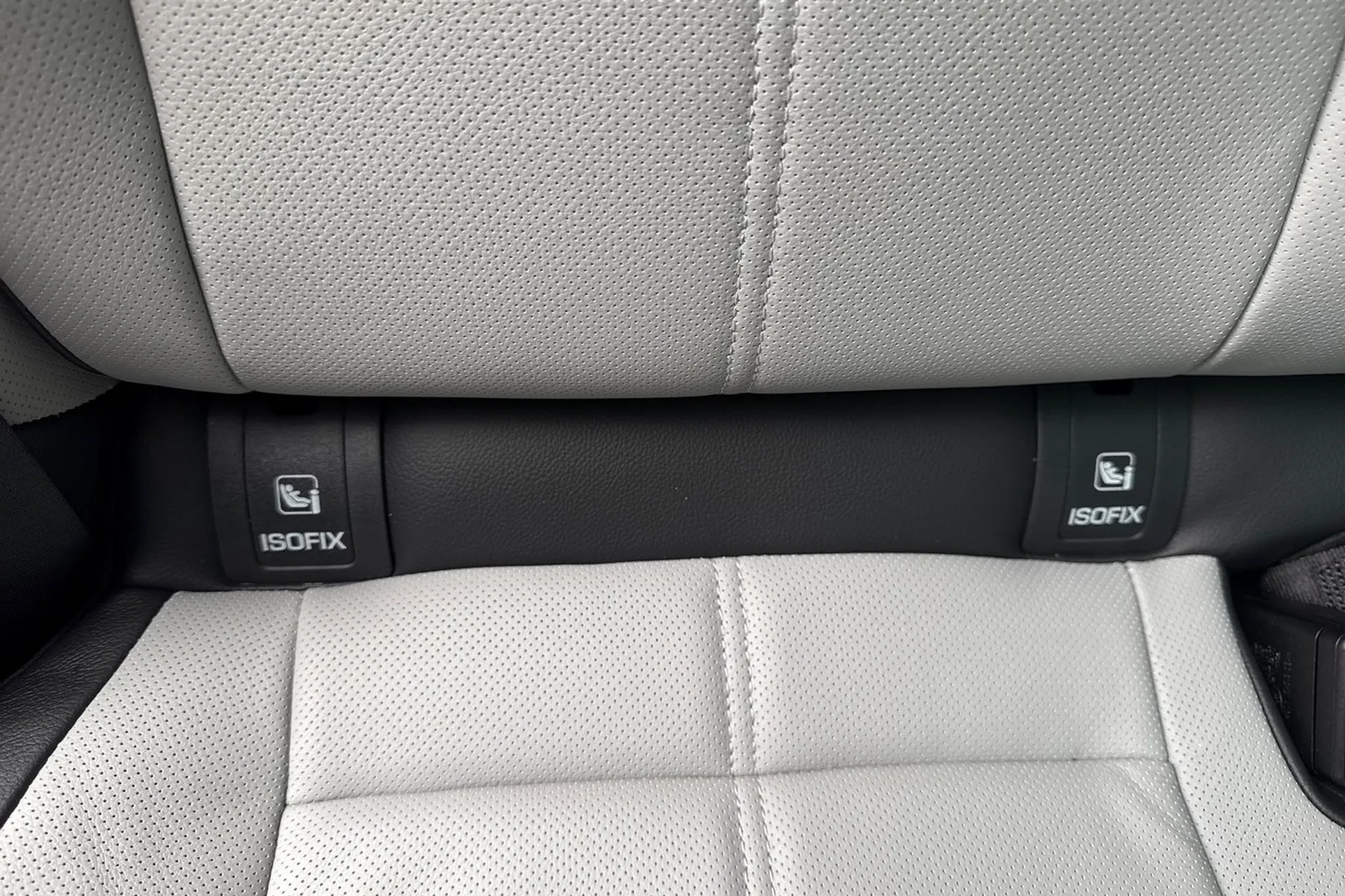 LAND ROVER RANGE ROVER VELAR thumbnail image number 39