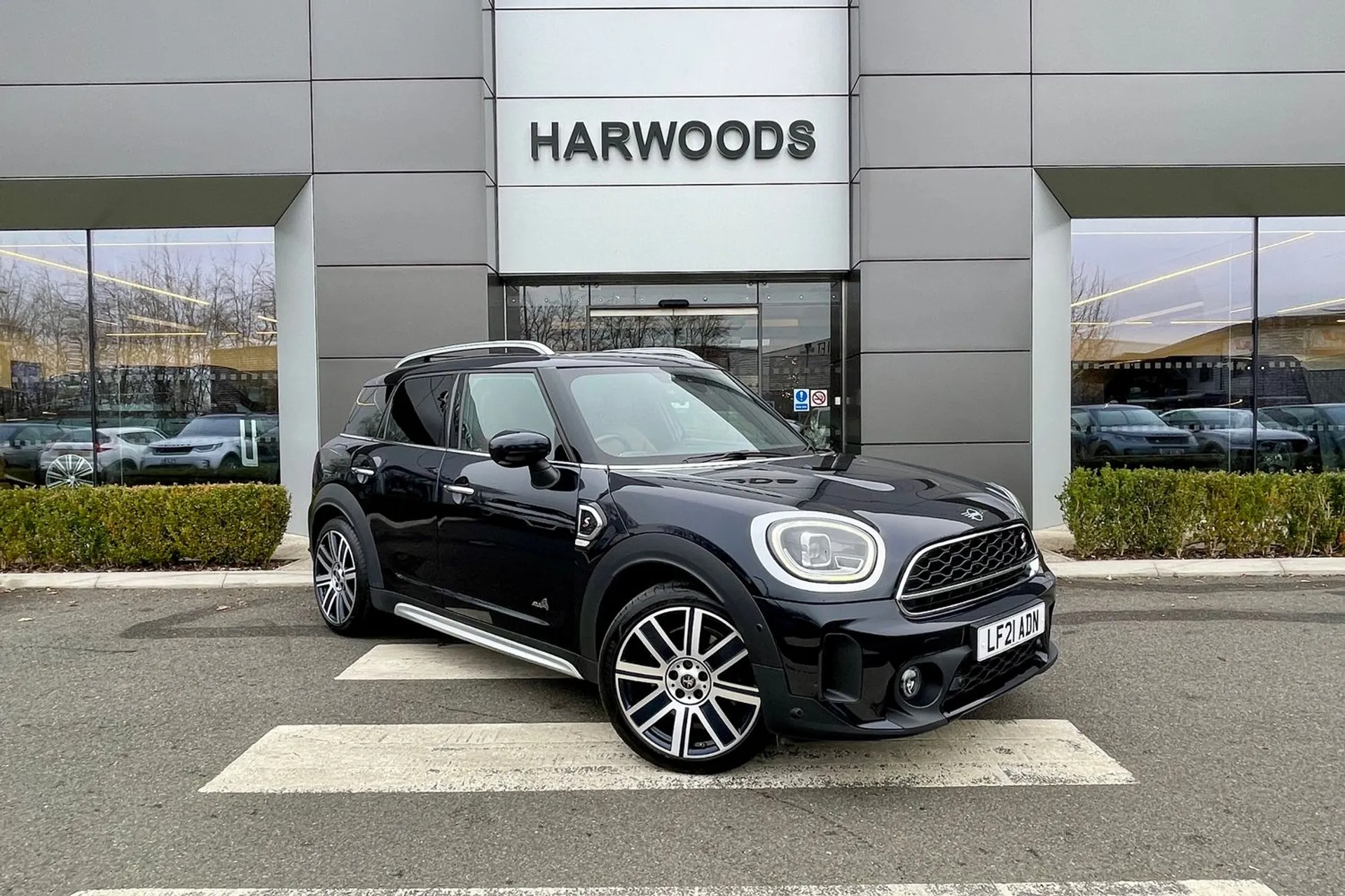 MINI COUNTRYMAN focused image