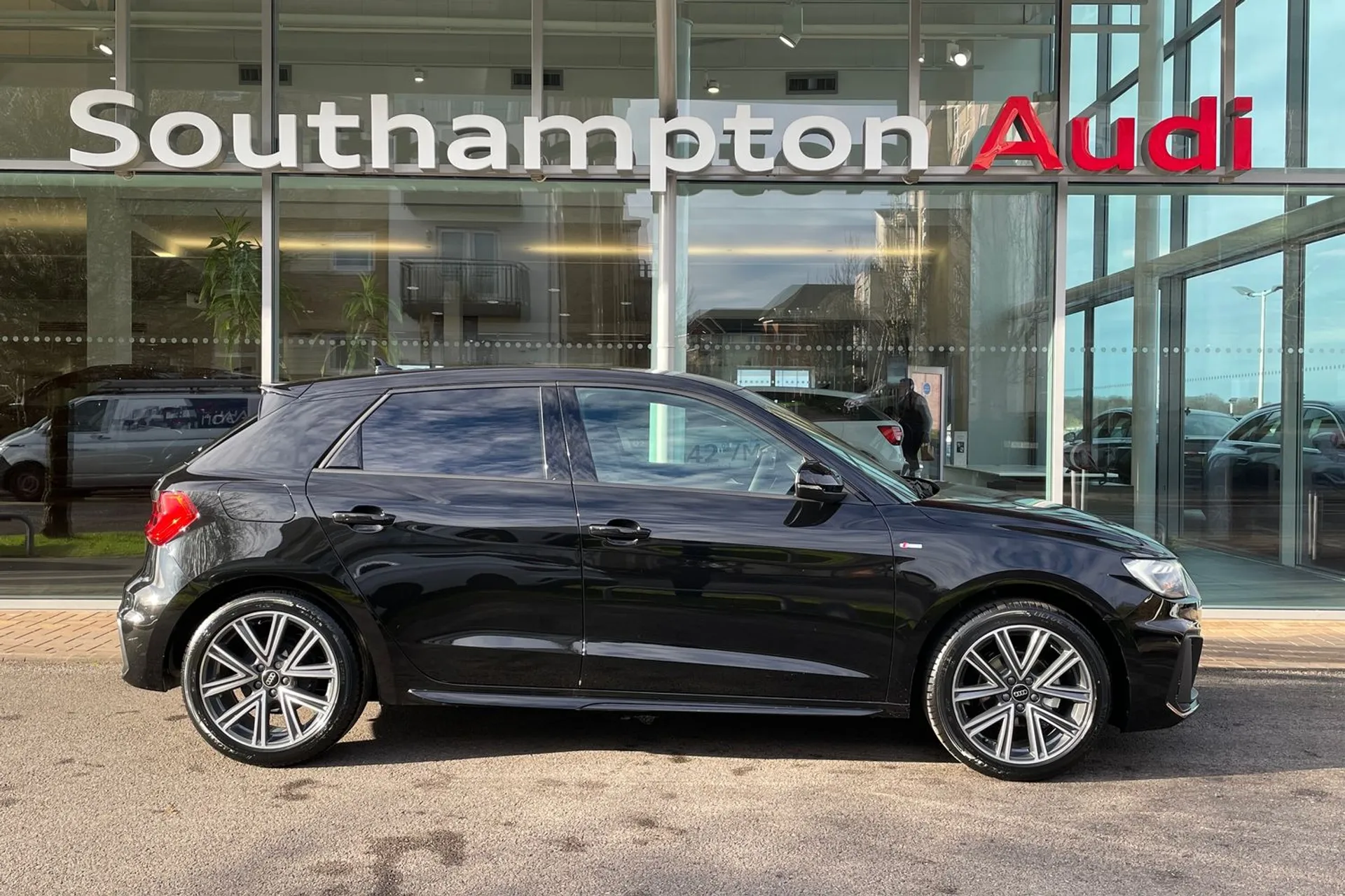 Audi A1 thumbnail image number 2