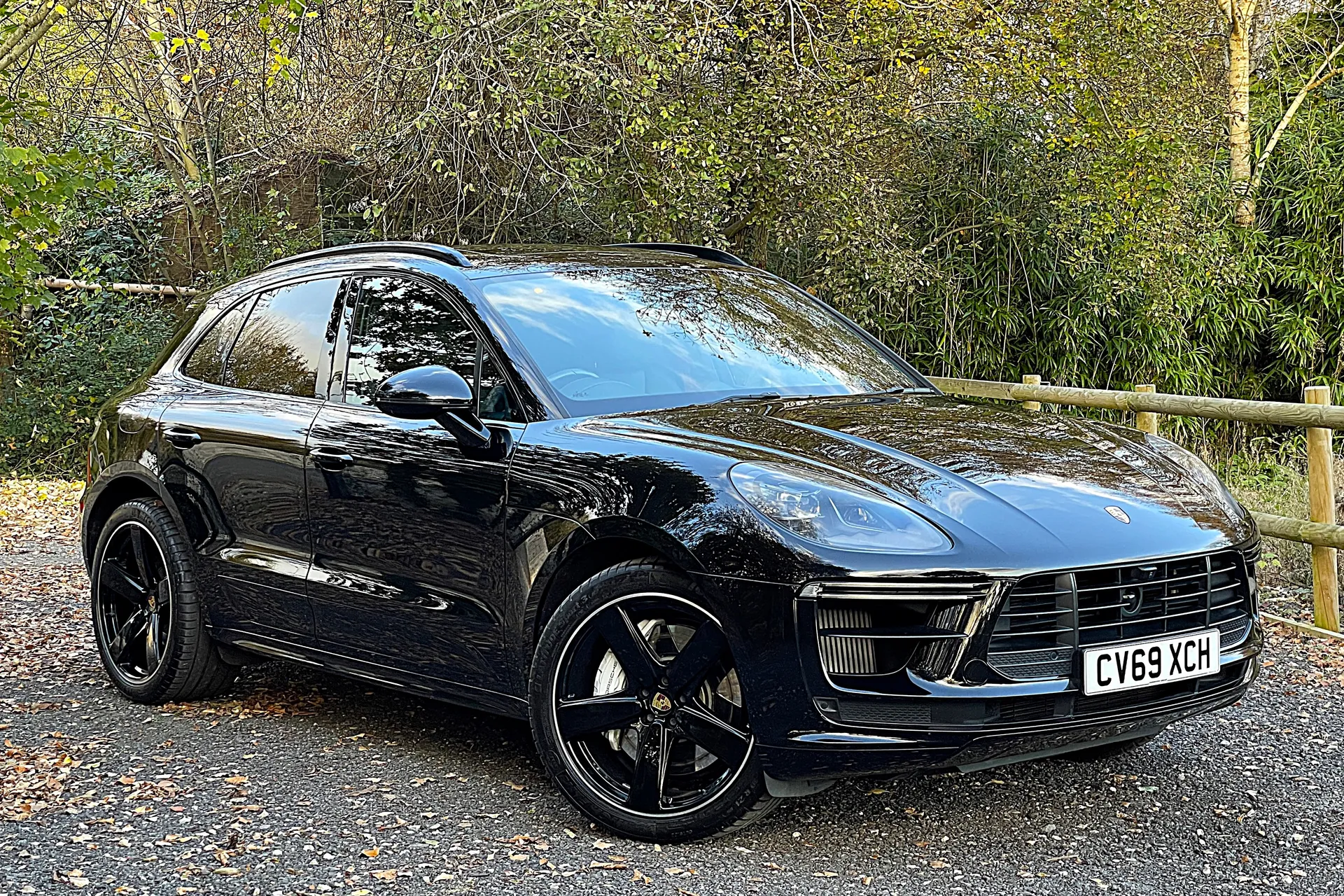 Porsche MACAN focused image