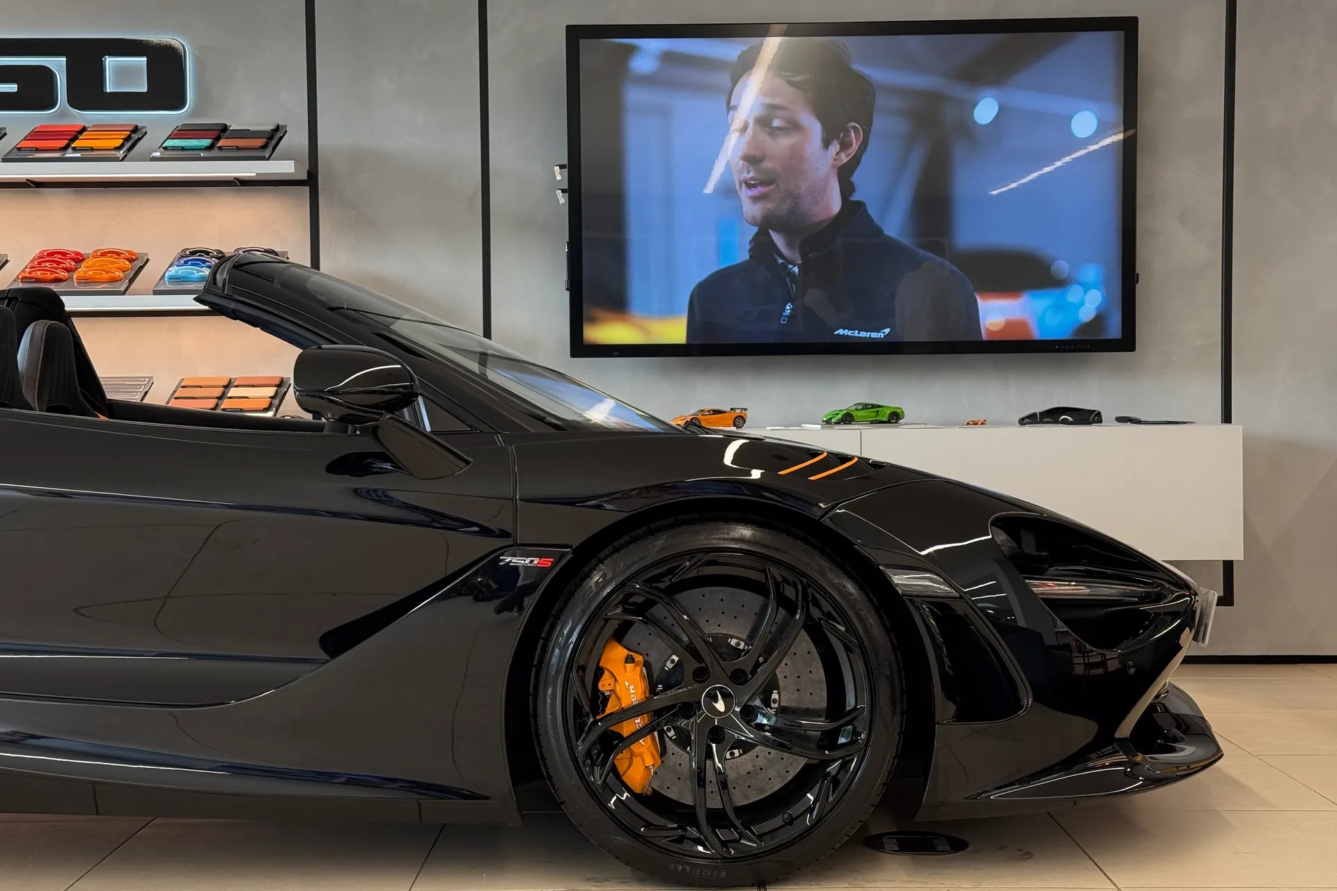 McLaren 750S thumbnail image number 31