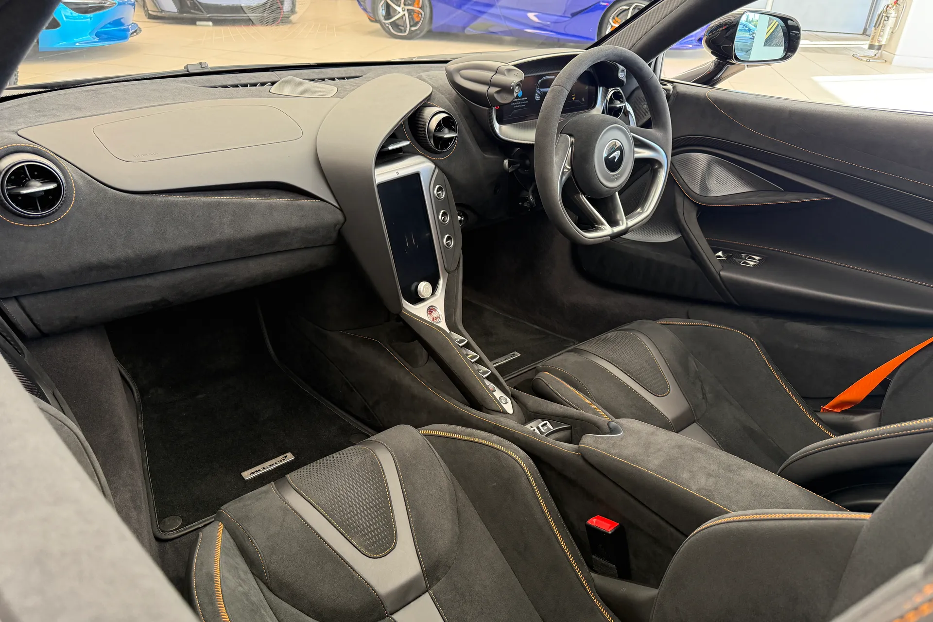 McLaren 750S thumbnail image number 18
