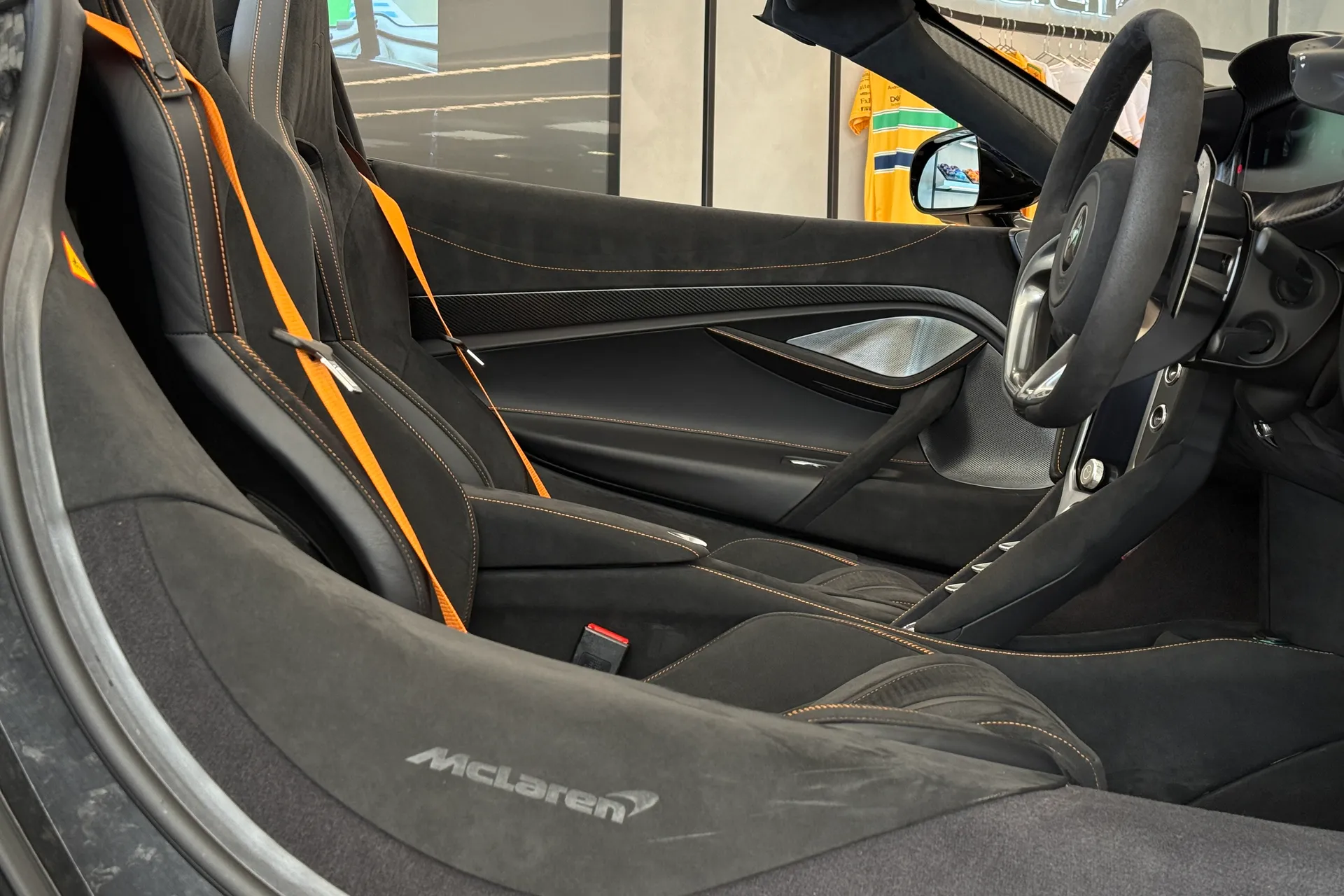 McLaren 750S thumbnail image number 14
