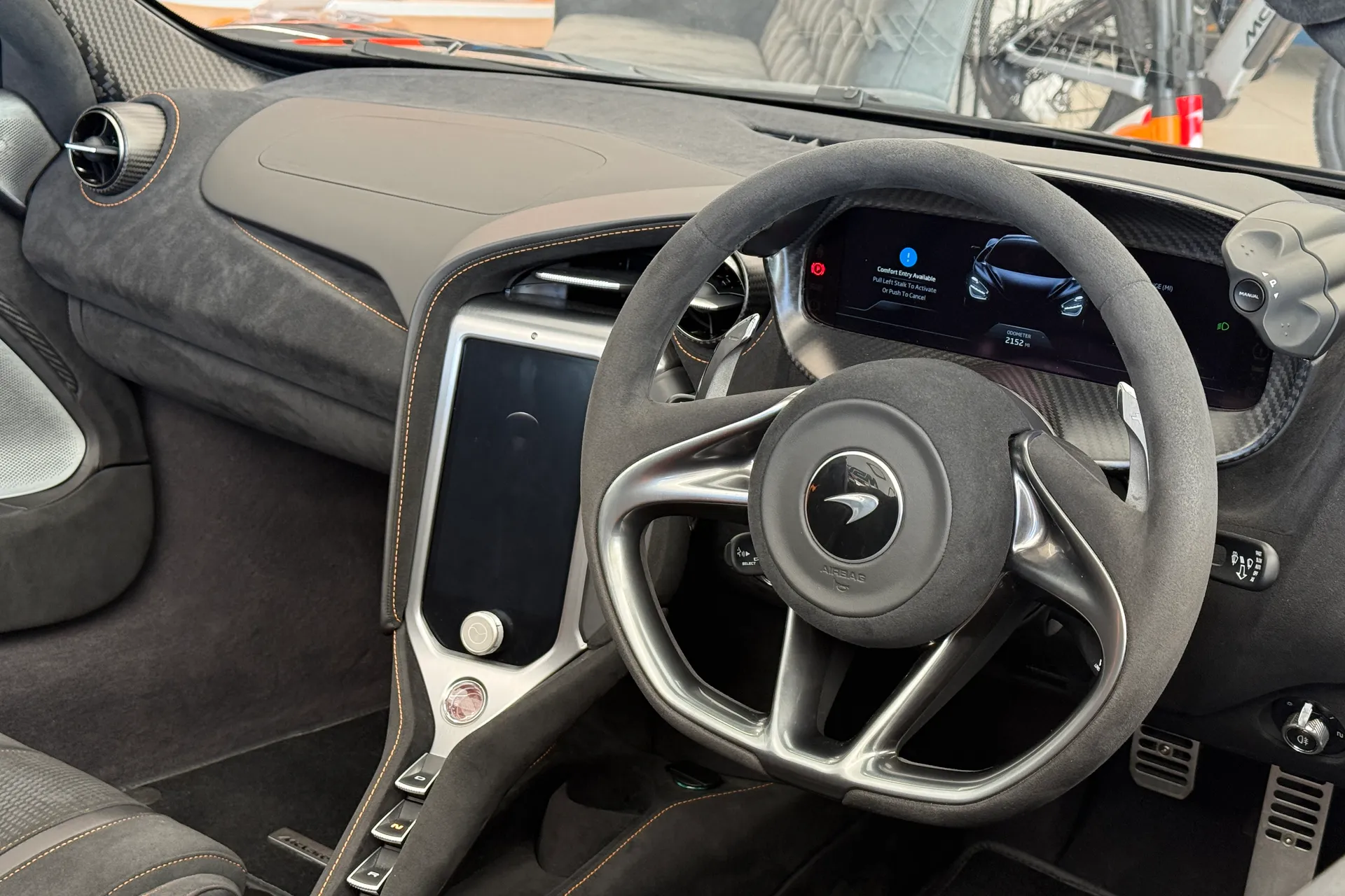McLaren 750S thumbnail image number 15